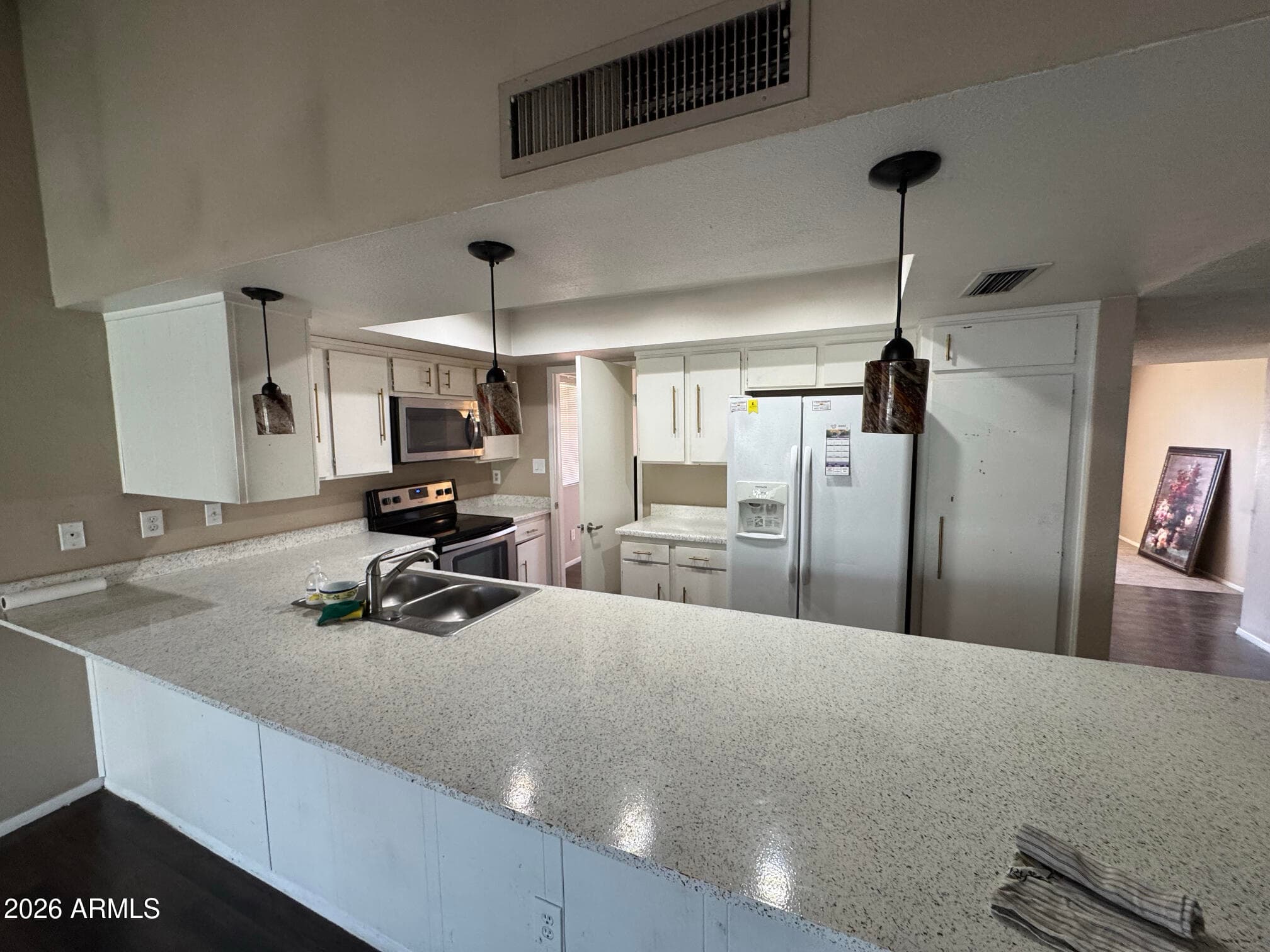 6540 W Hazelwood St — photo 1