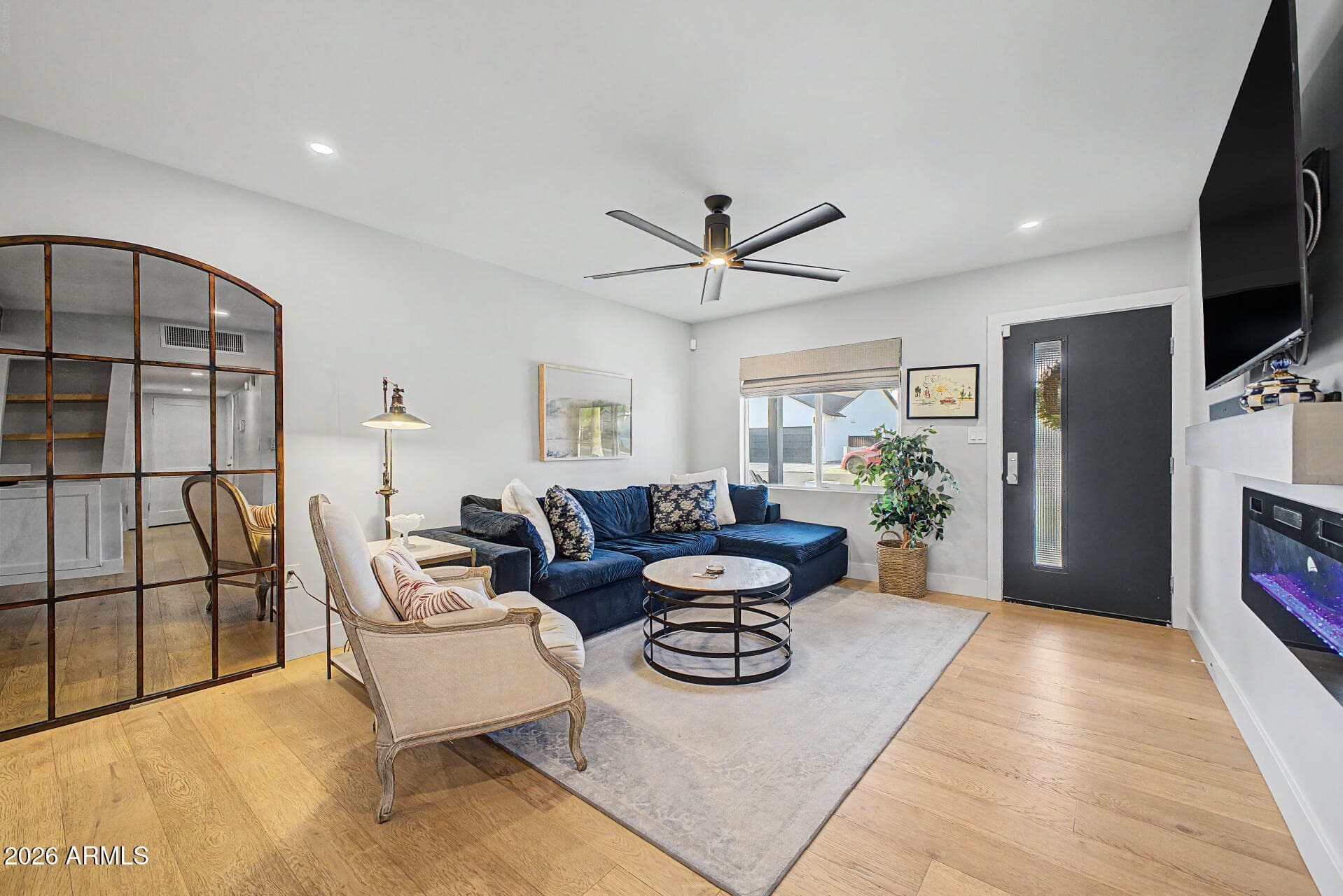 4129 E INDIANOLA AVE - Photo 4