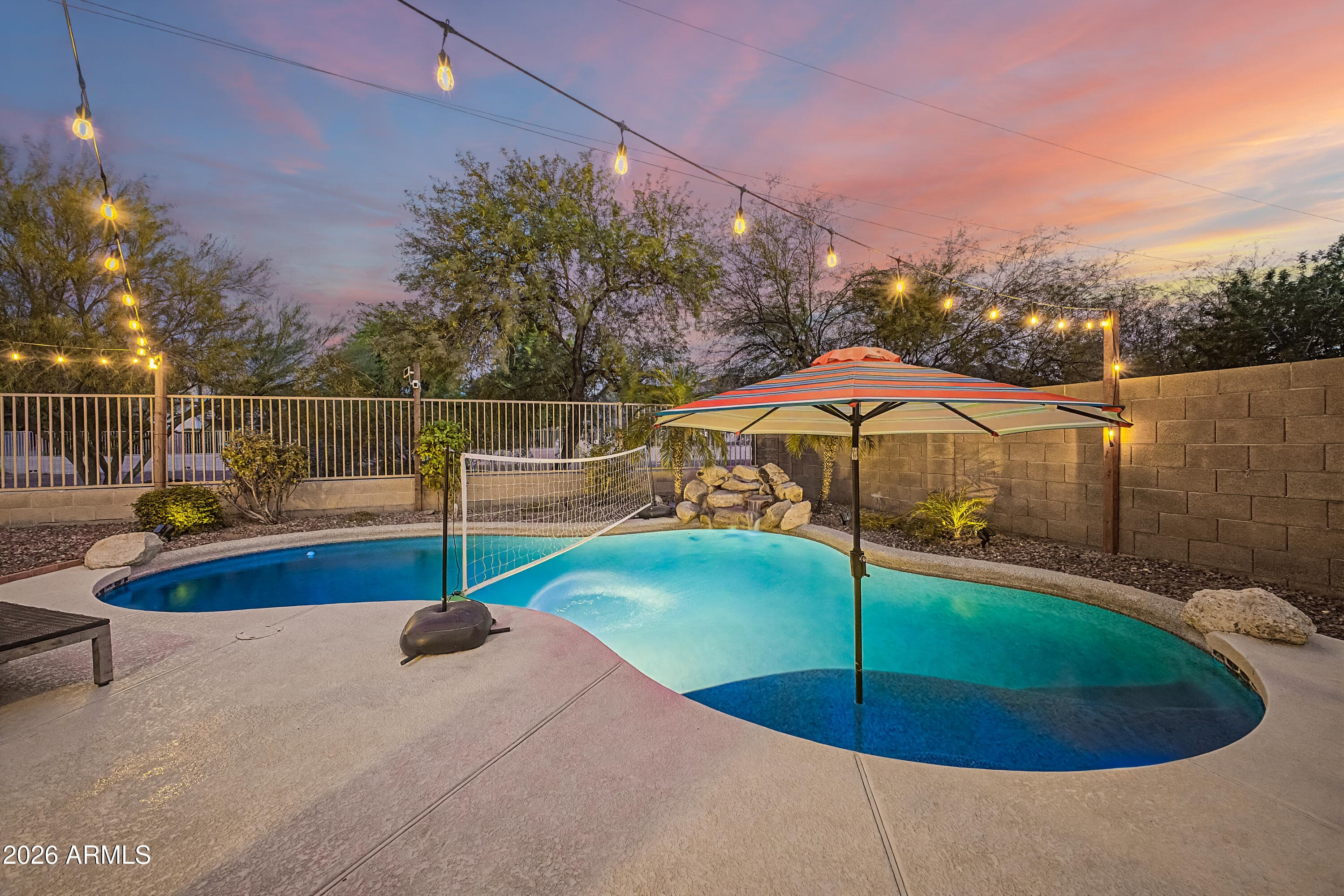 1821 E Patrick Ln — photo 2