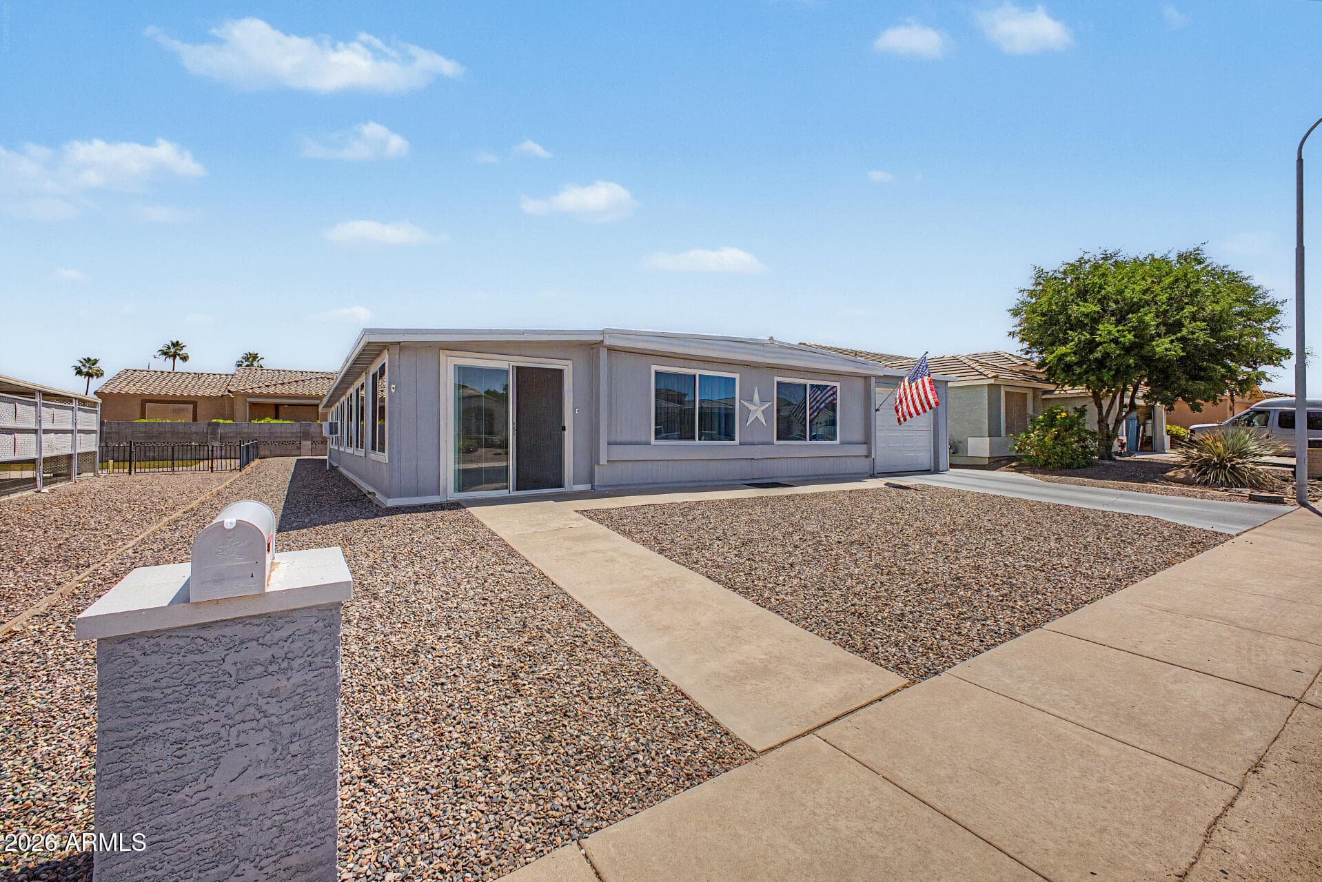2653 N ARMOUR AVE - Photo 3