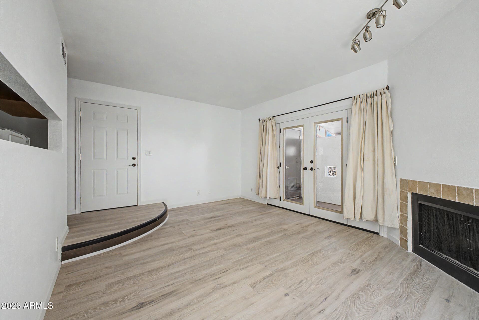 3422 N 12TH PL - Photo 4