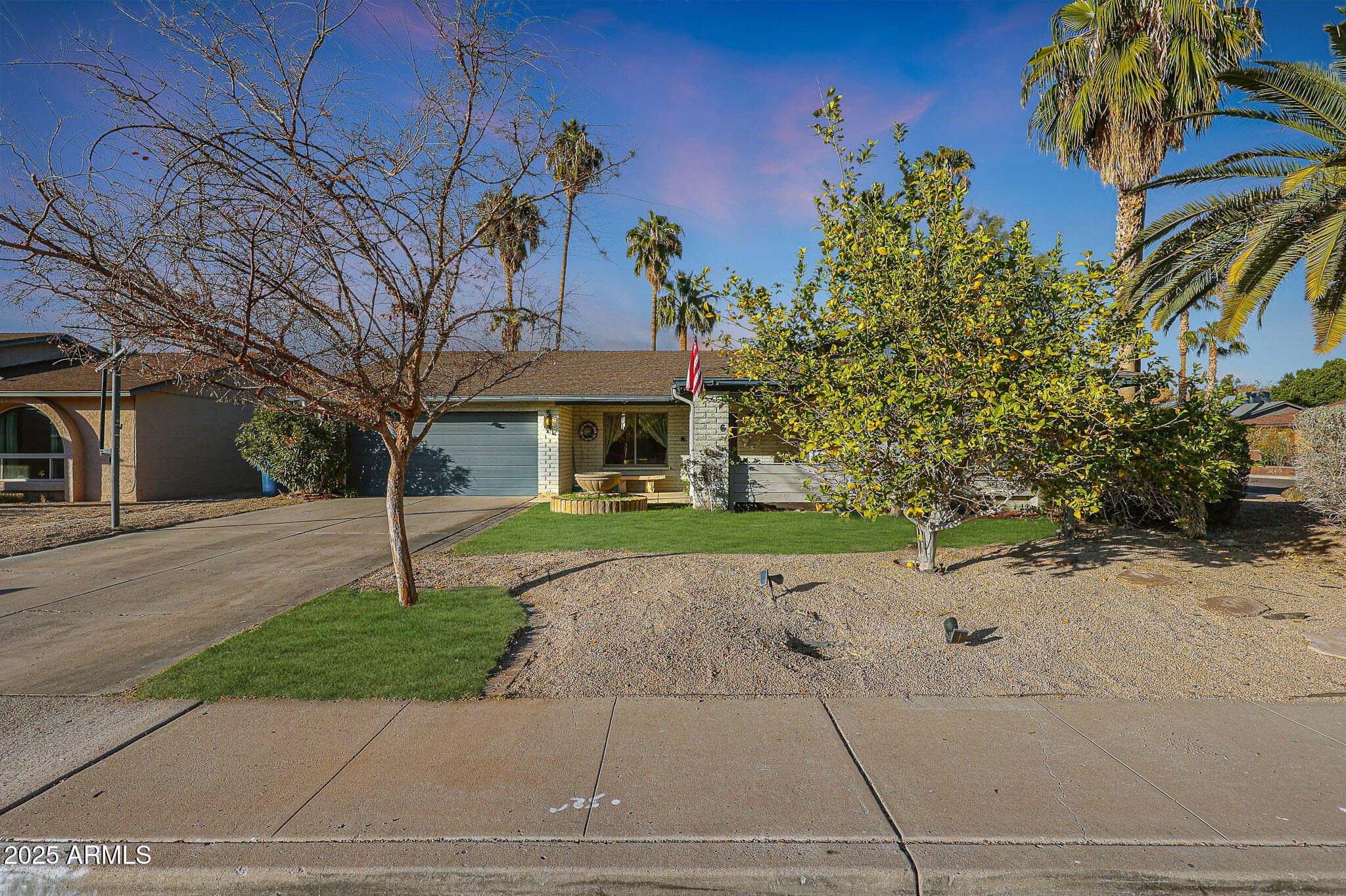 556 W Kiva Ave — photo 1