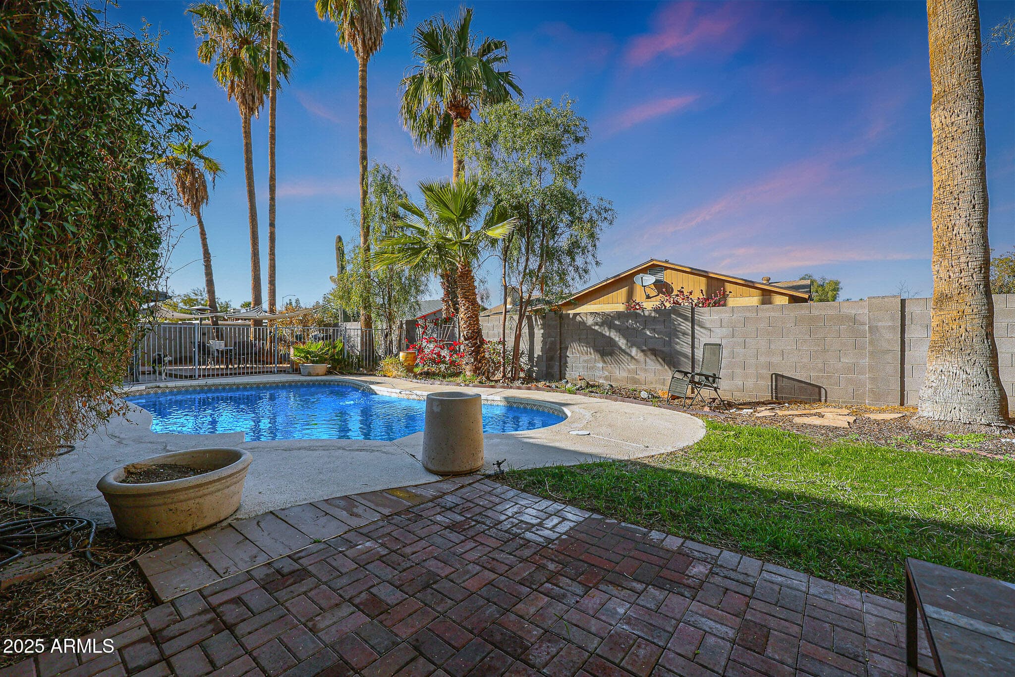 556 W Kiva Ave — photo 45
