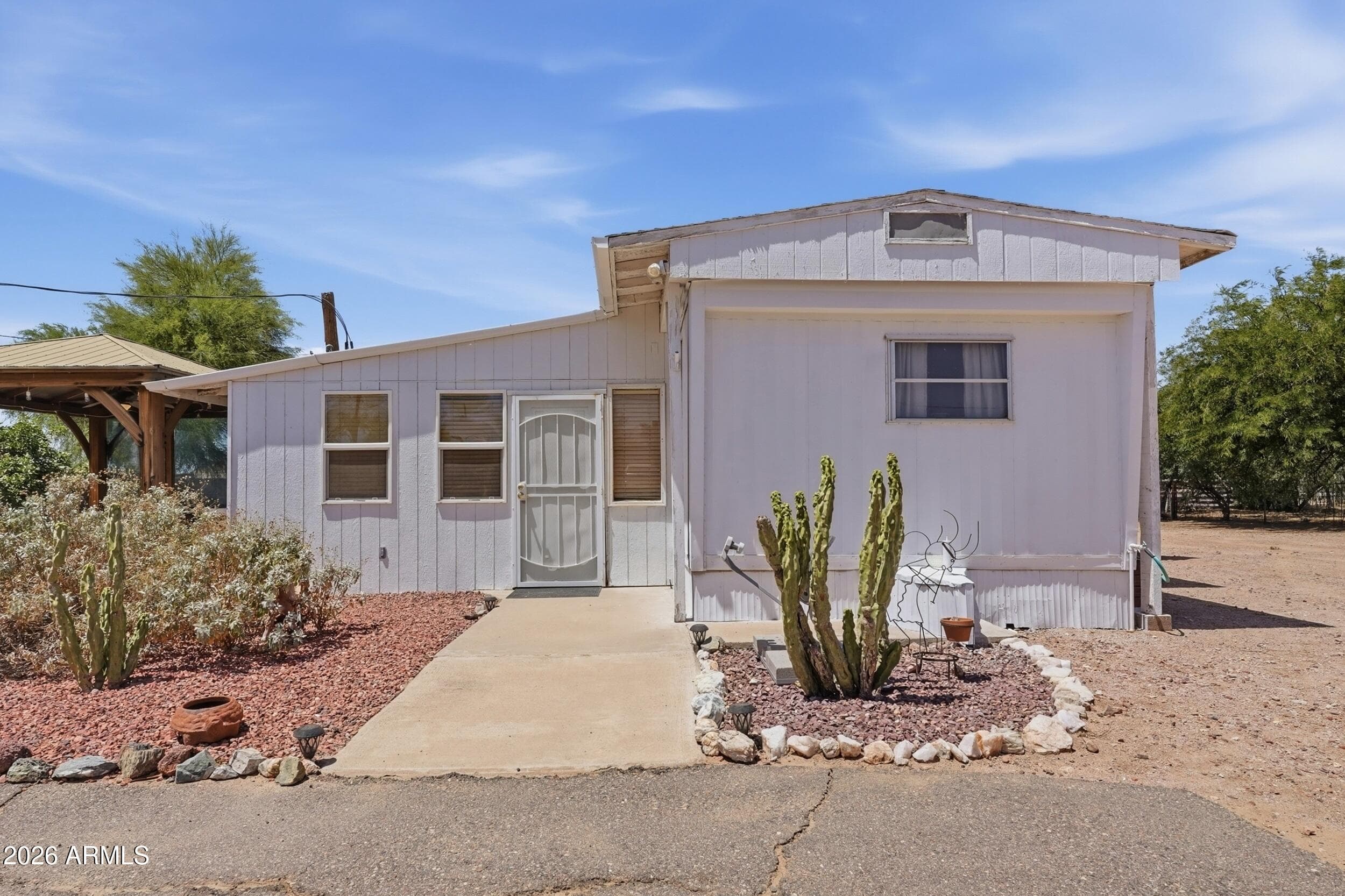 1918 N Warner Dr — photo 1