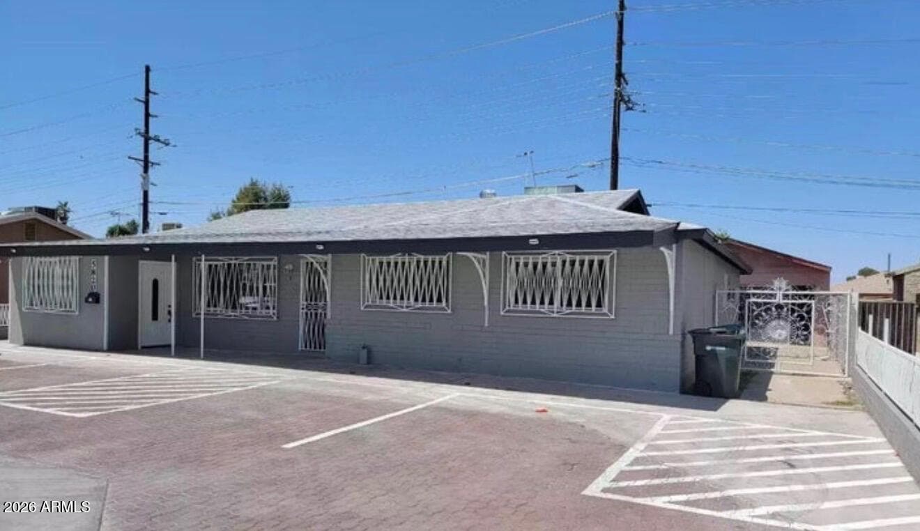 5820 N 35TH AVE - Photo 1
