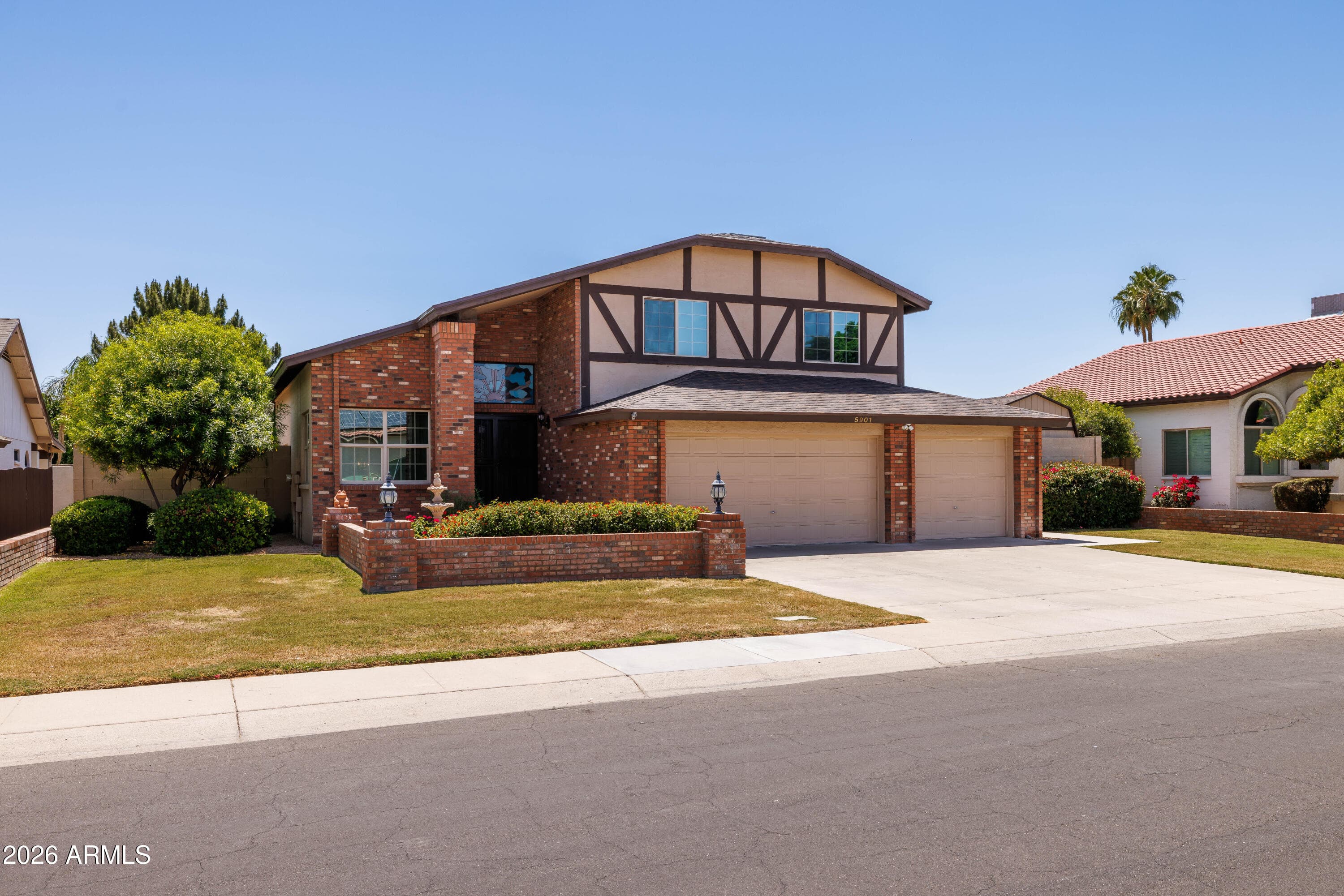 5901 E Tierra Buena Ln — photo 1