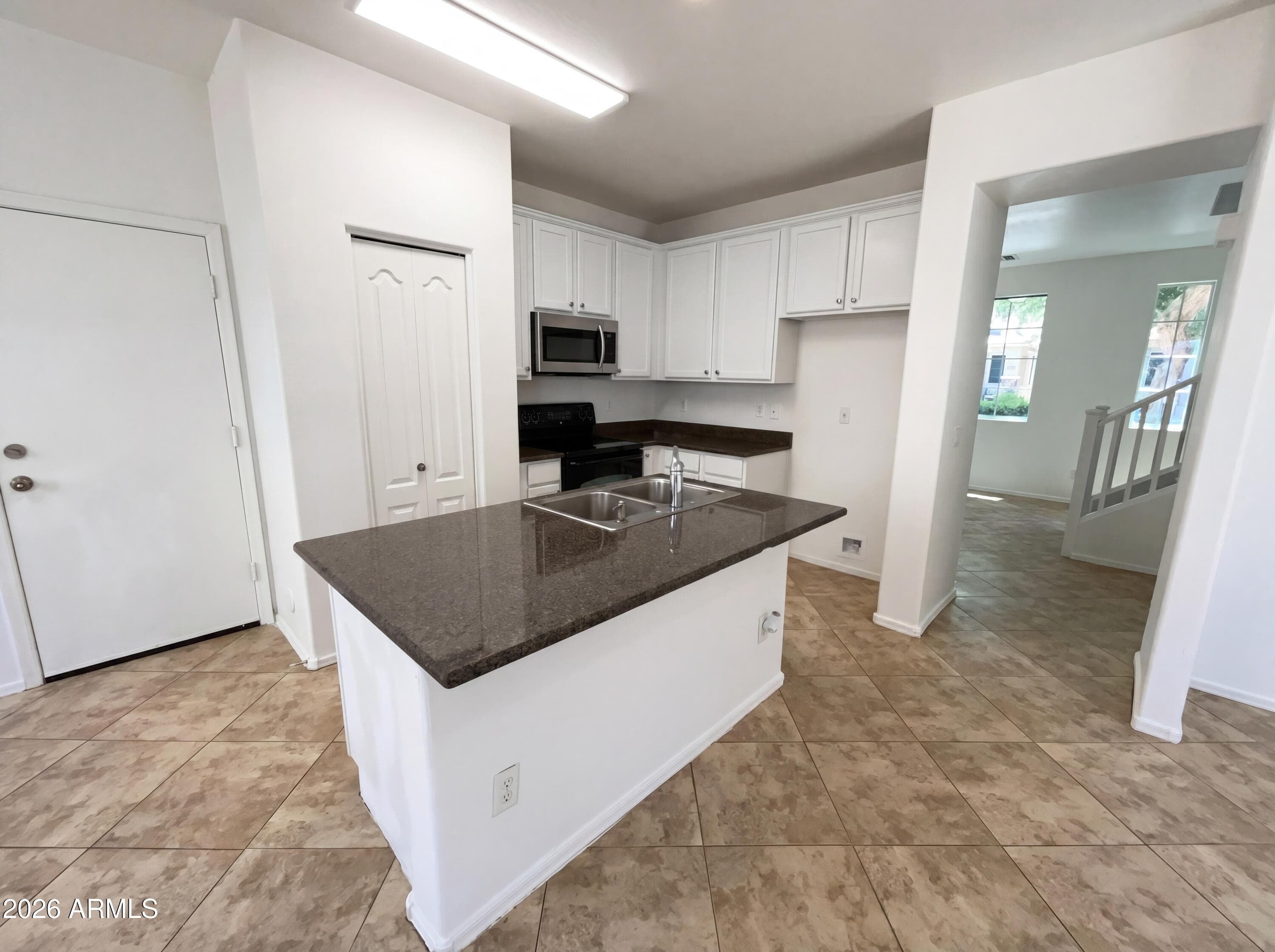 4246 E Tyson St — photo 2