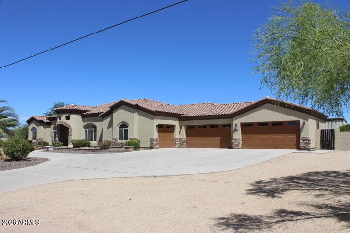 1614 W MADDOCK RD - Photo 1