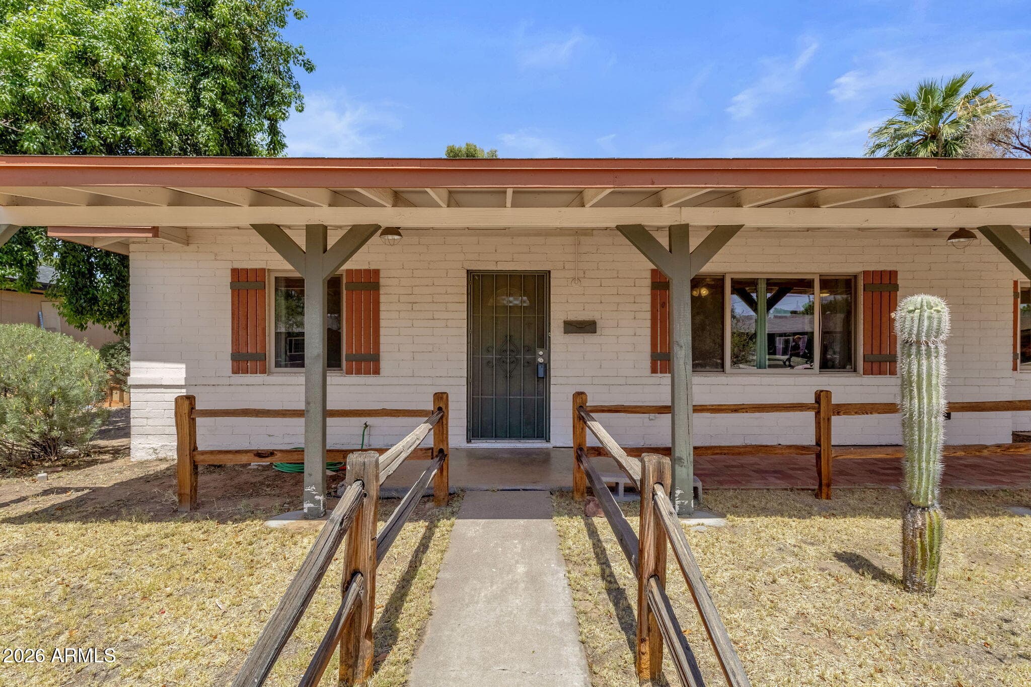 1020 E Oregon Ave — photo 1