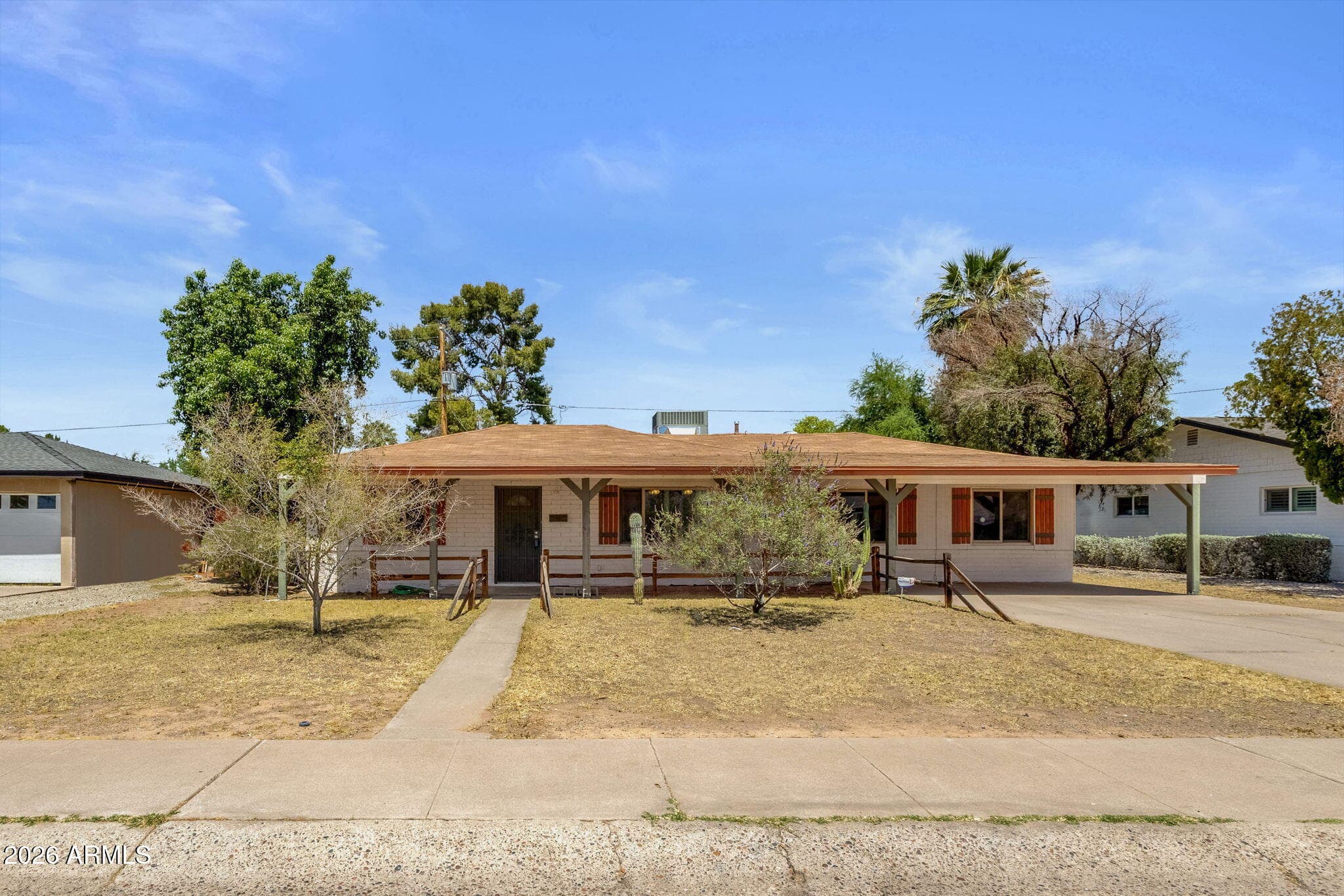 1020 E Oregon Ave — photo 2