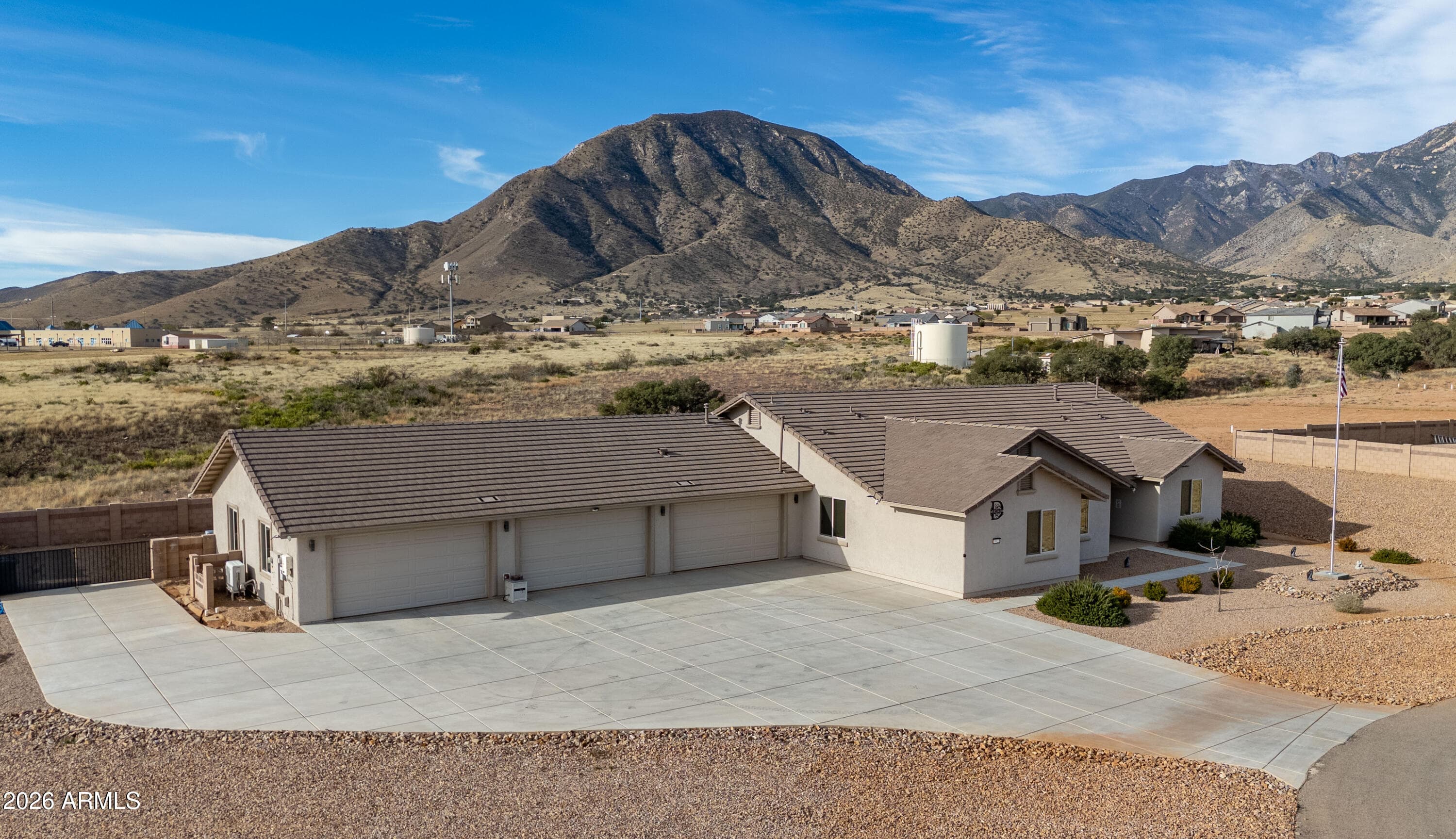10122 S Vaquero Ln — photo 1
