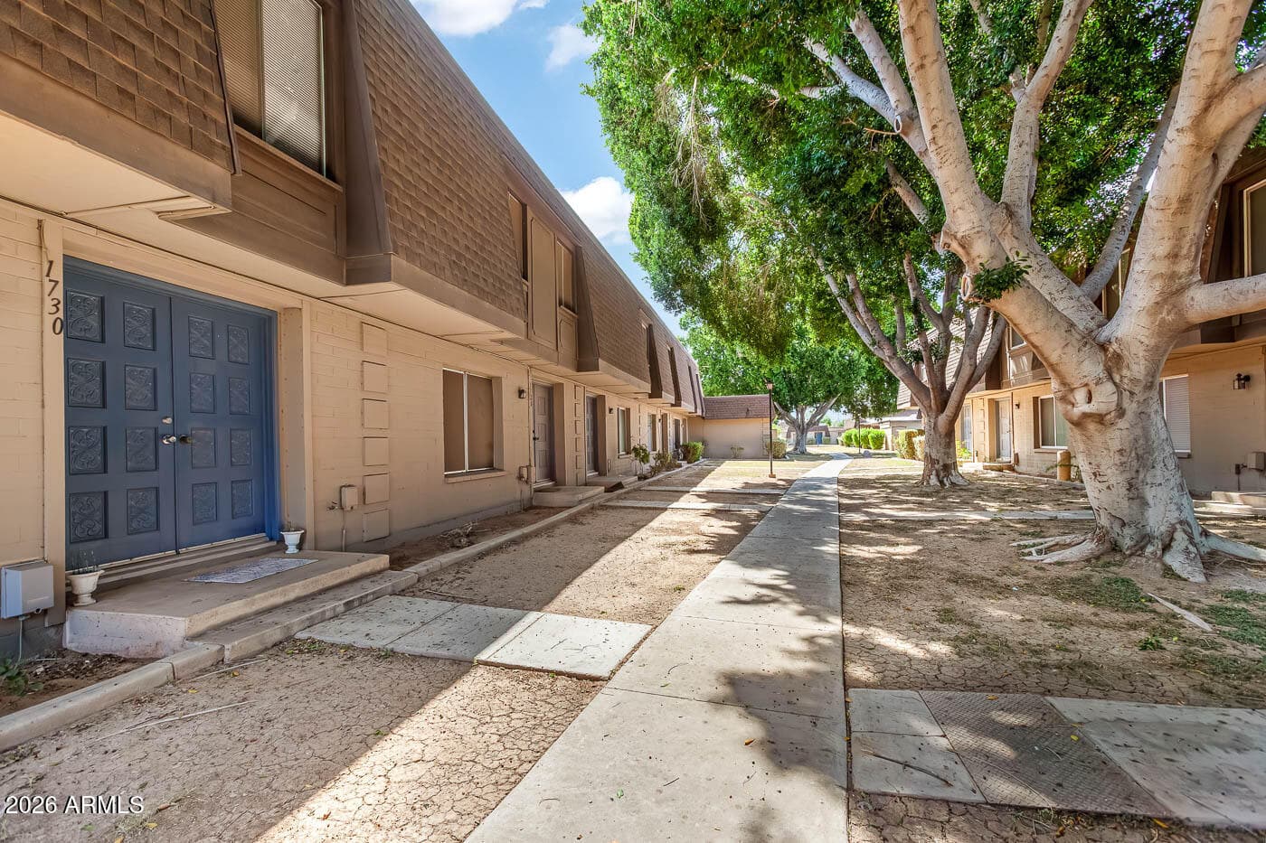 1730 E Ellis Dr — photo 1