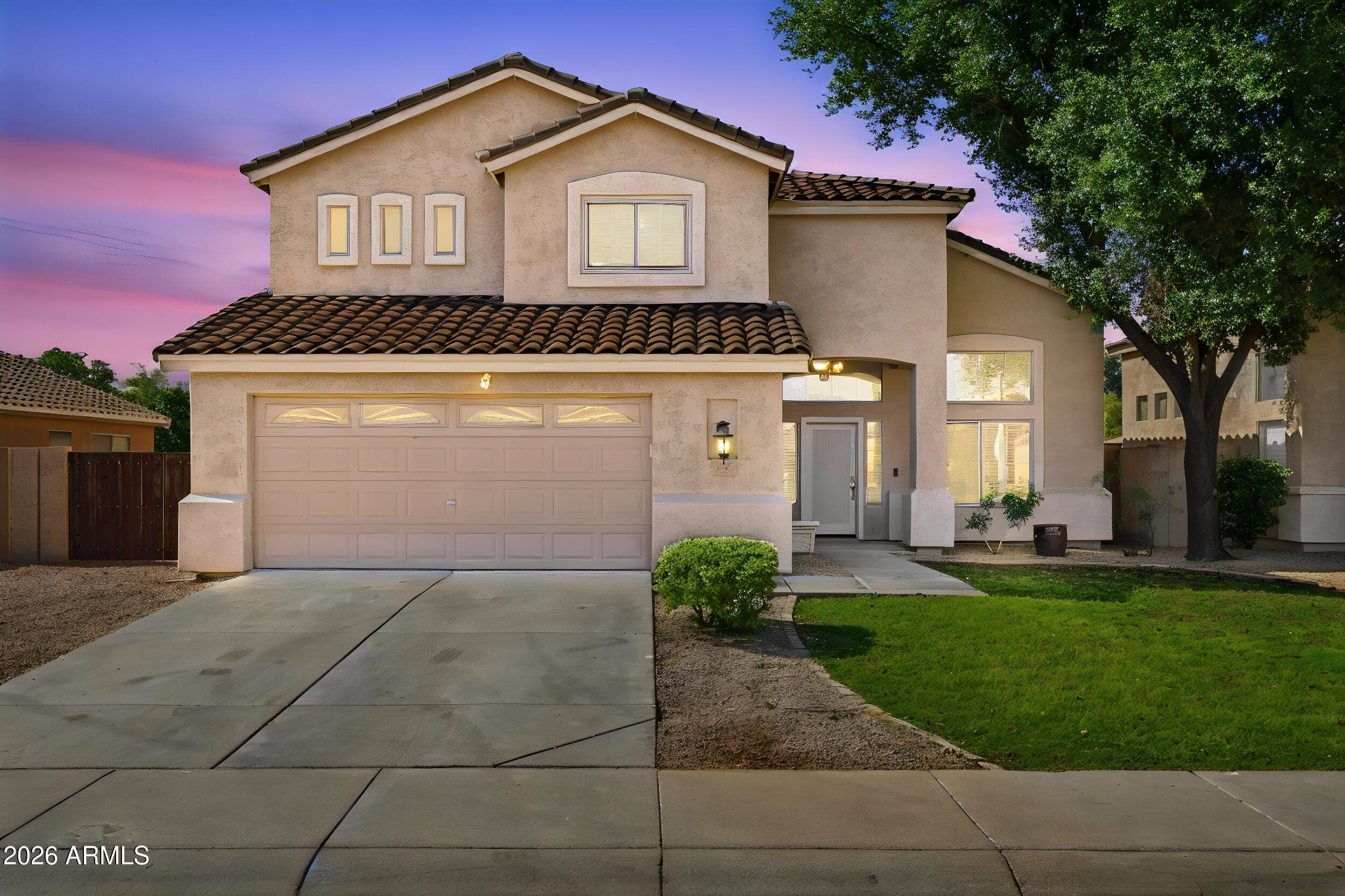 223 W Raven Dr — photo 1