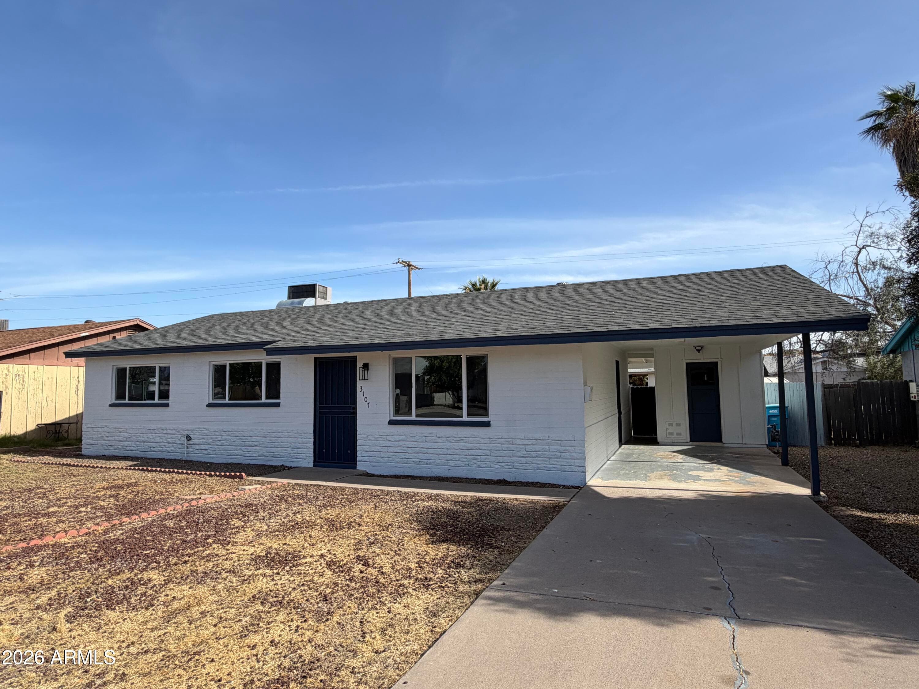 3107 W Corrine Dr — photo 1