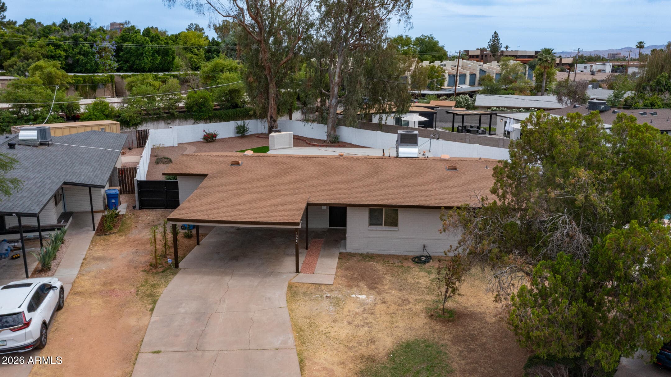 1325 E Avalon Dr — photo 2