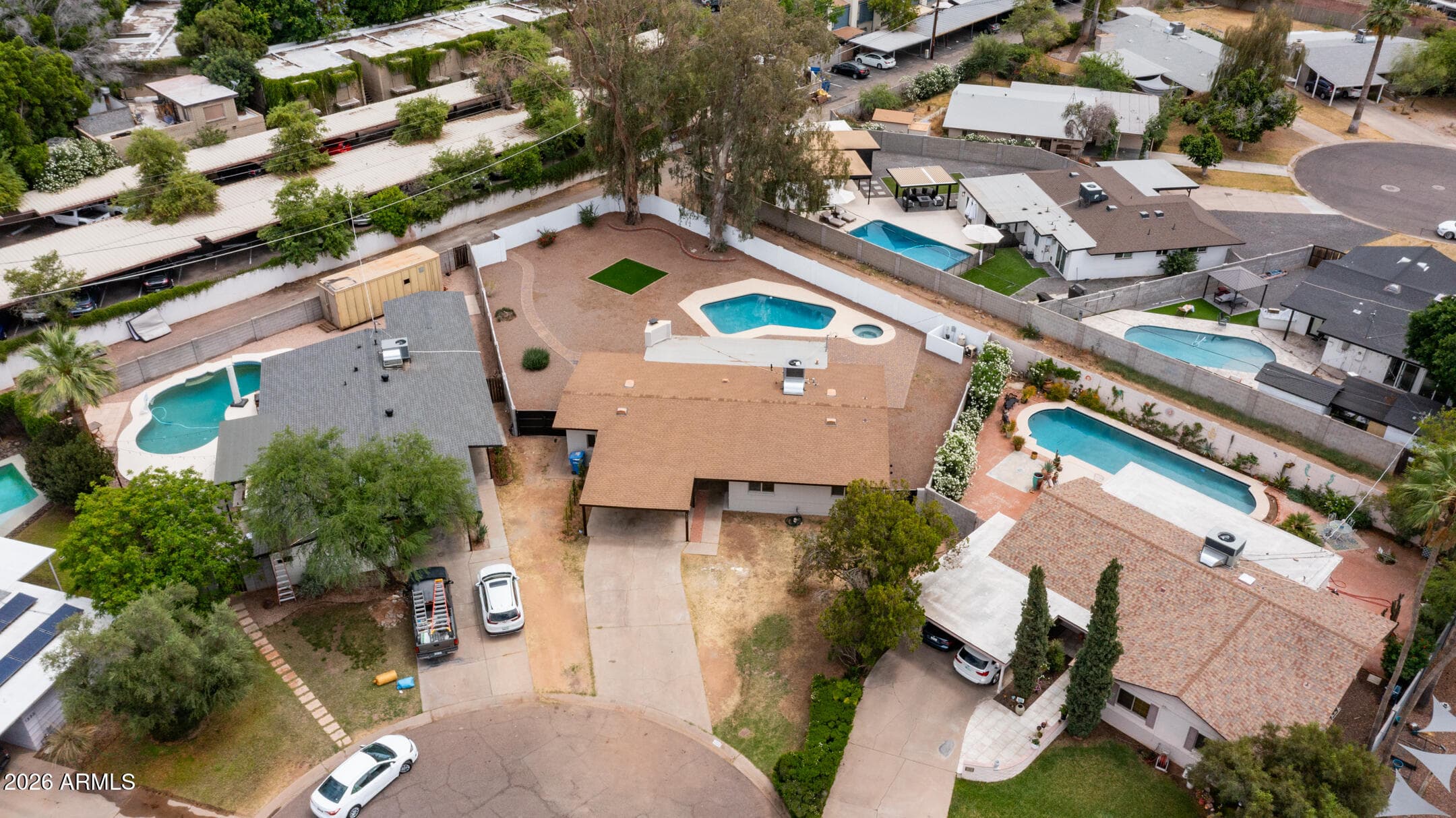 1325 E Avalon Dr — photo 1