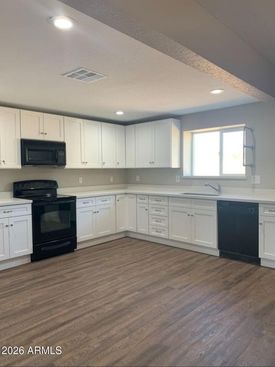 1656 E Indianola Ave — photo 2