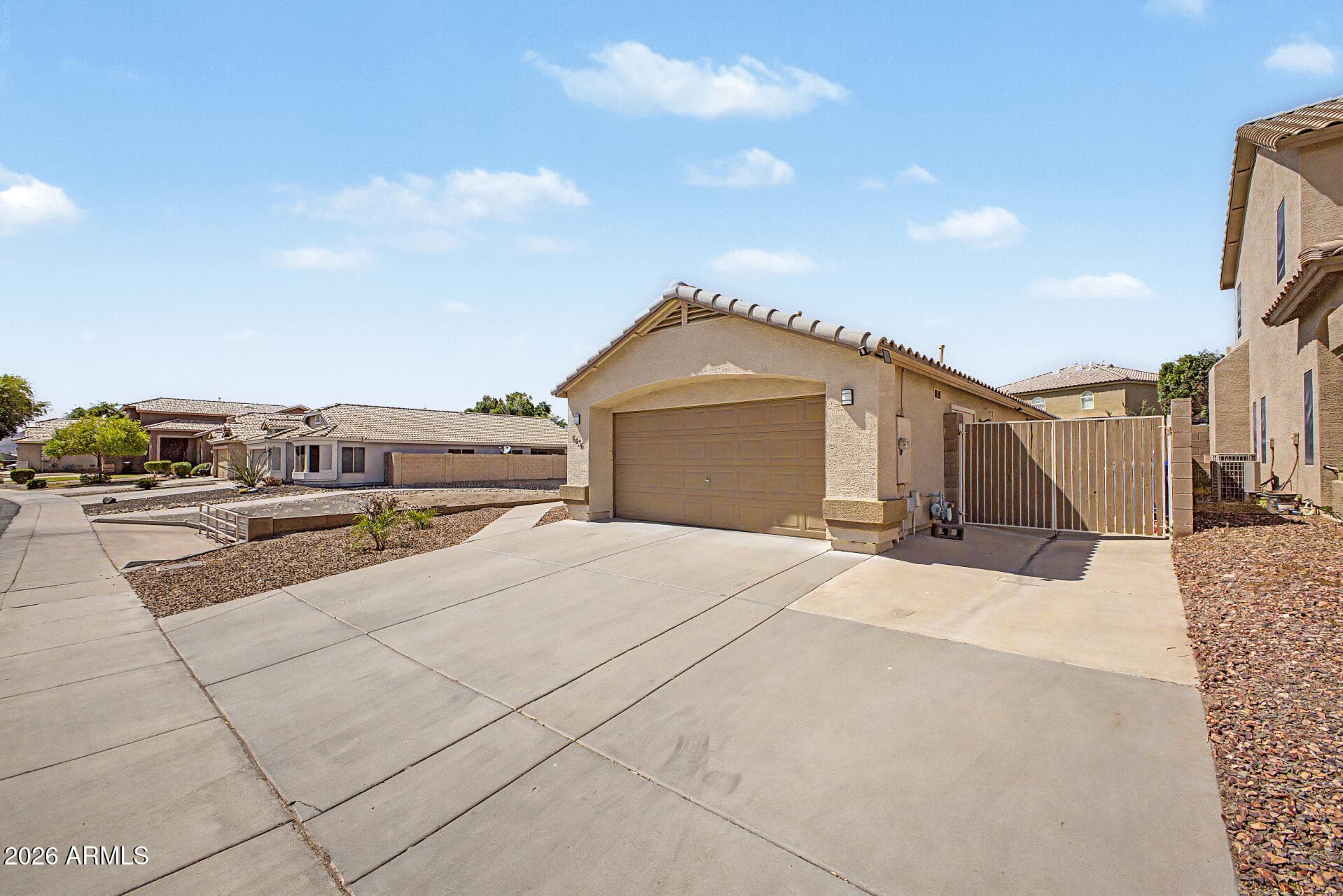 6436 W Saddlehorn Rd — photo 2