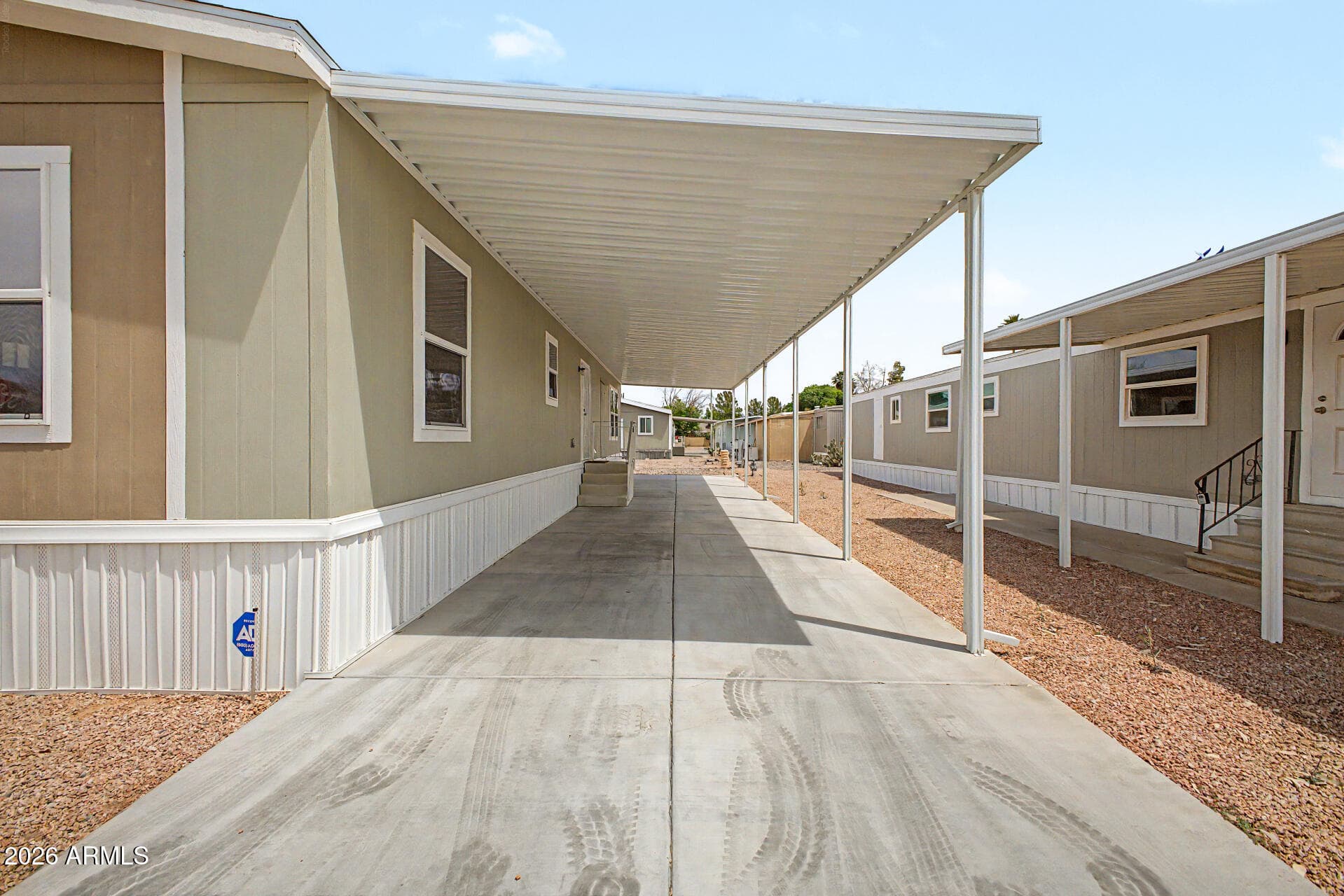 320 E MCKELLIPS RD - Photo 4