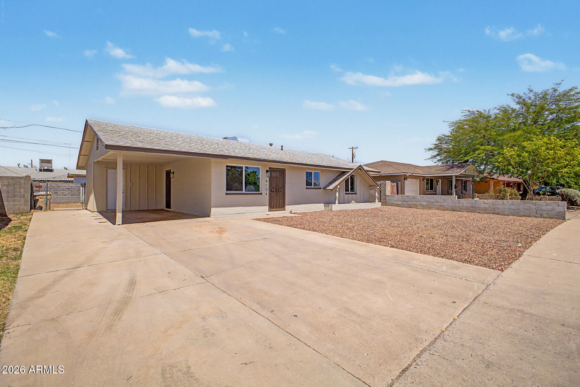 6124 W Keim Dr — photo 2