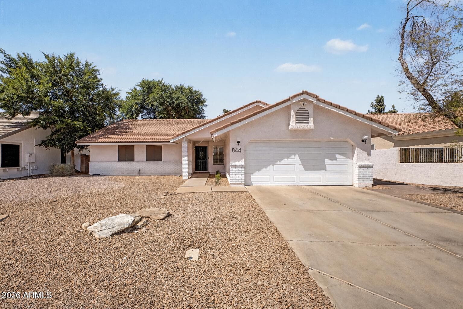 844 E Encinas Ave — photo 1