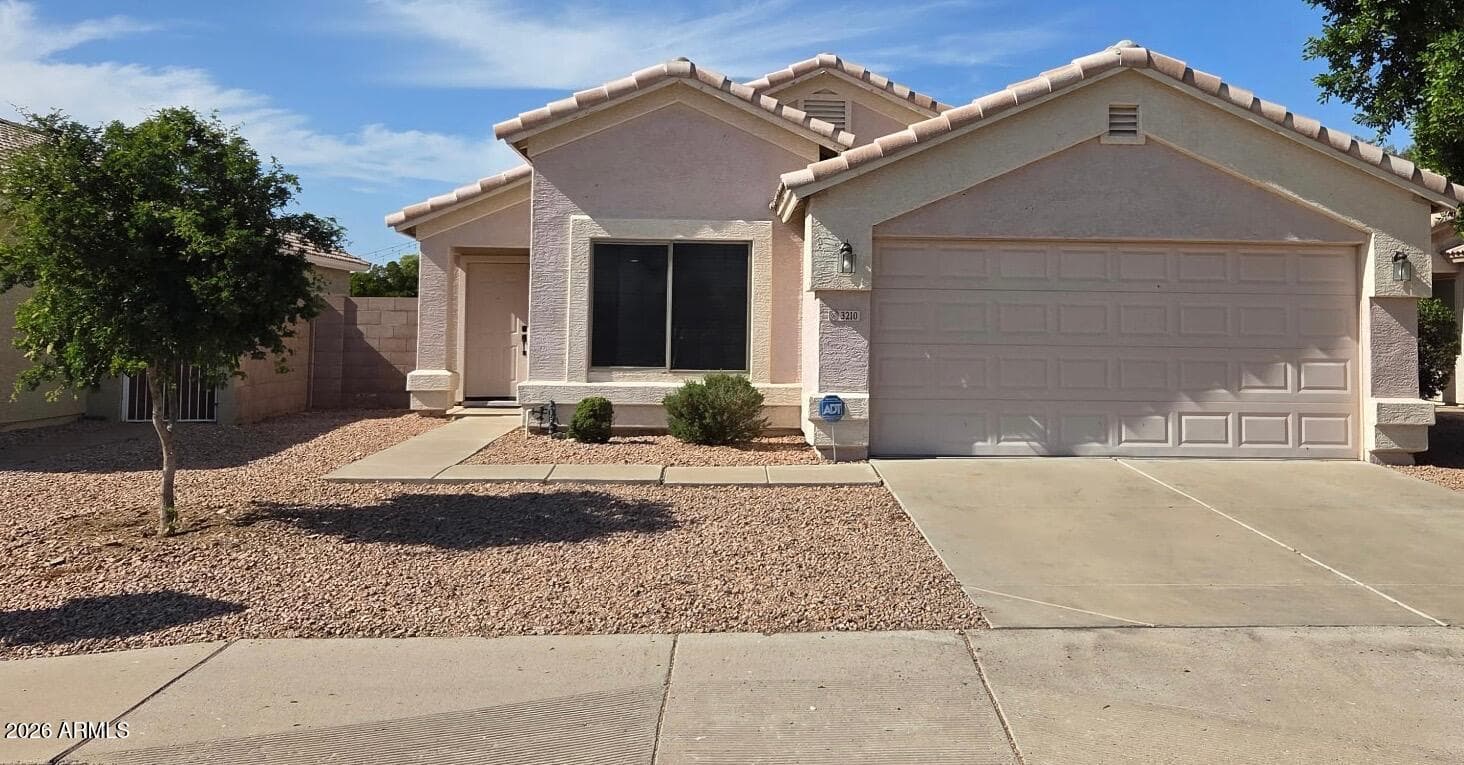 3210 W Louise Dr — photo 1