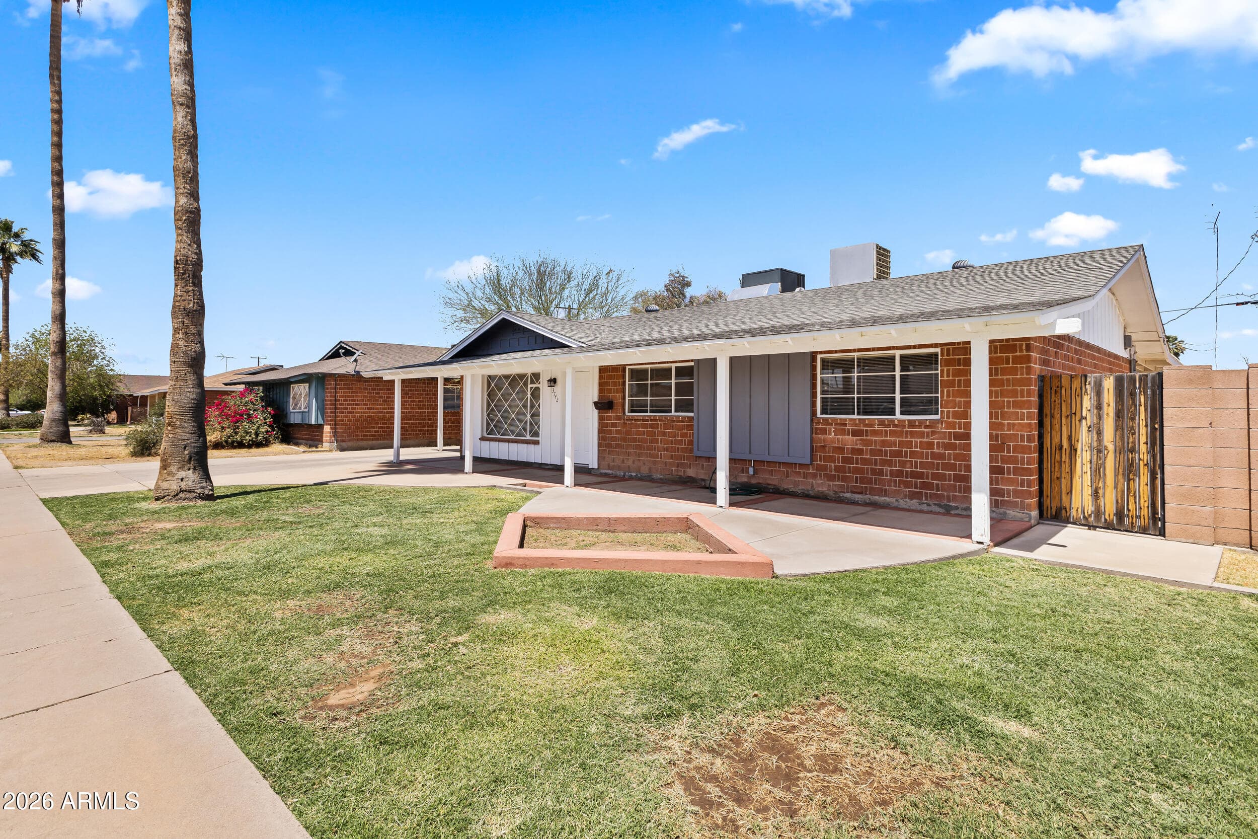 3742 W Berridge Ln — photo 2