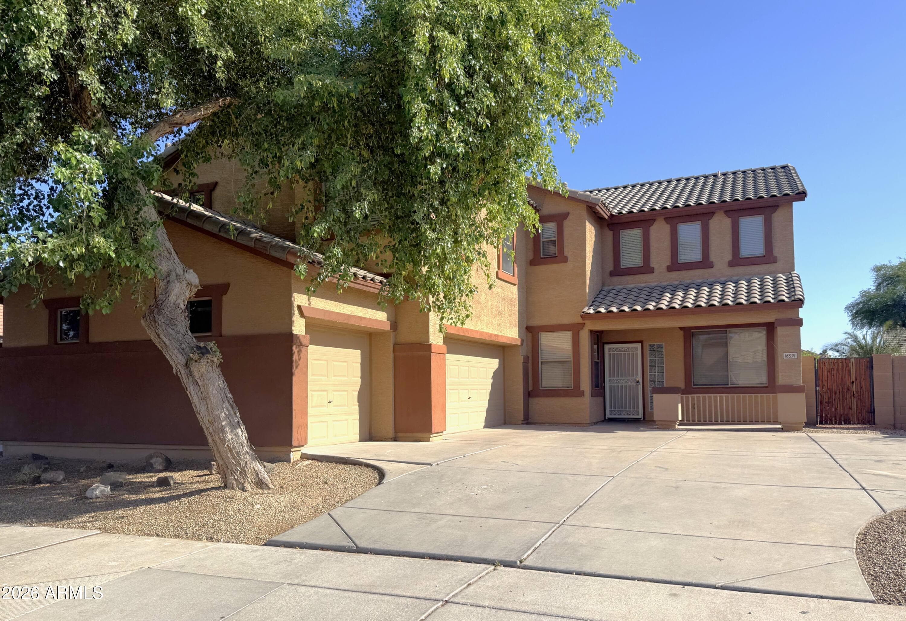 16591 W Mckinley St — photo 1
