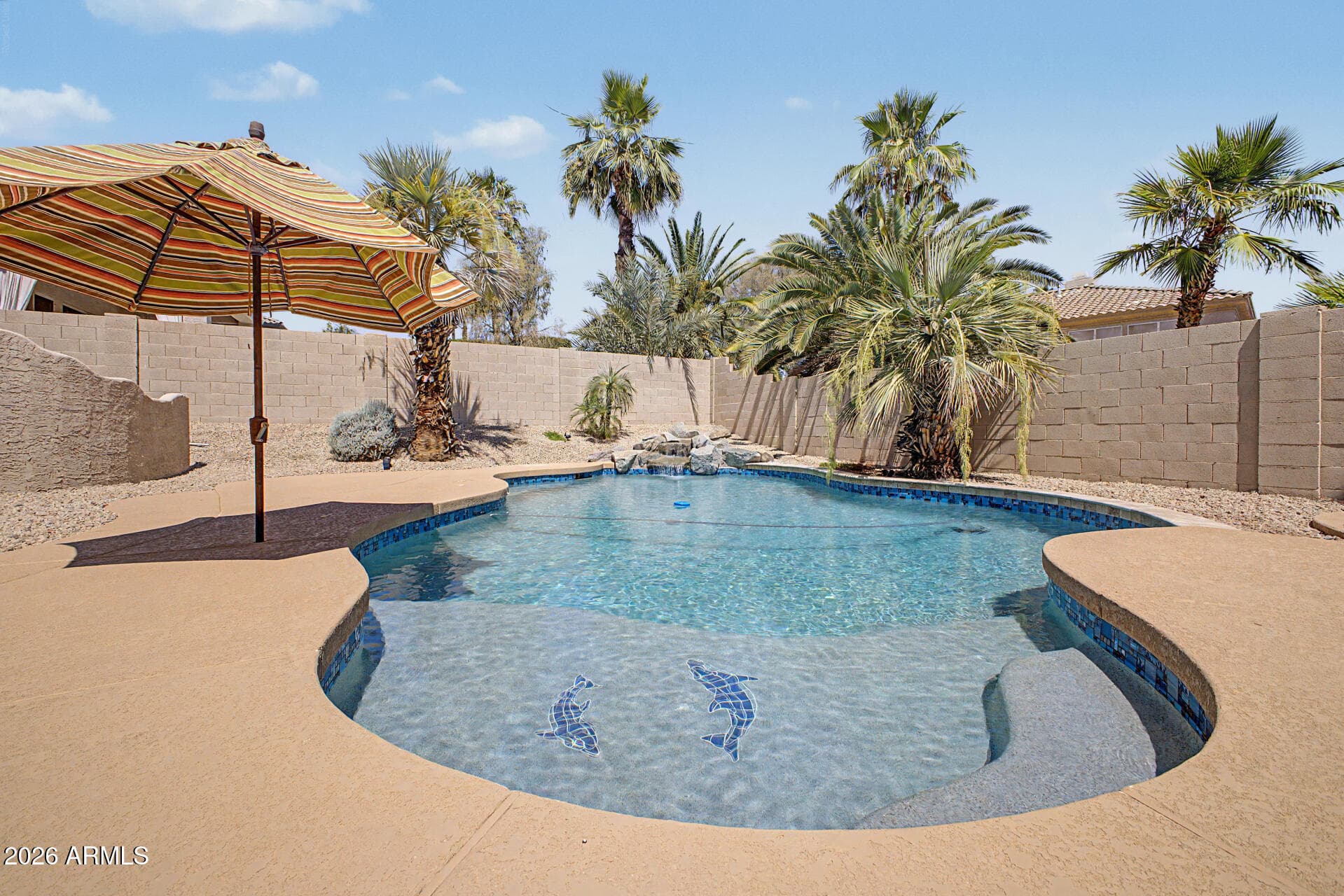 960 W Myrtle Dr — photo 1