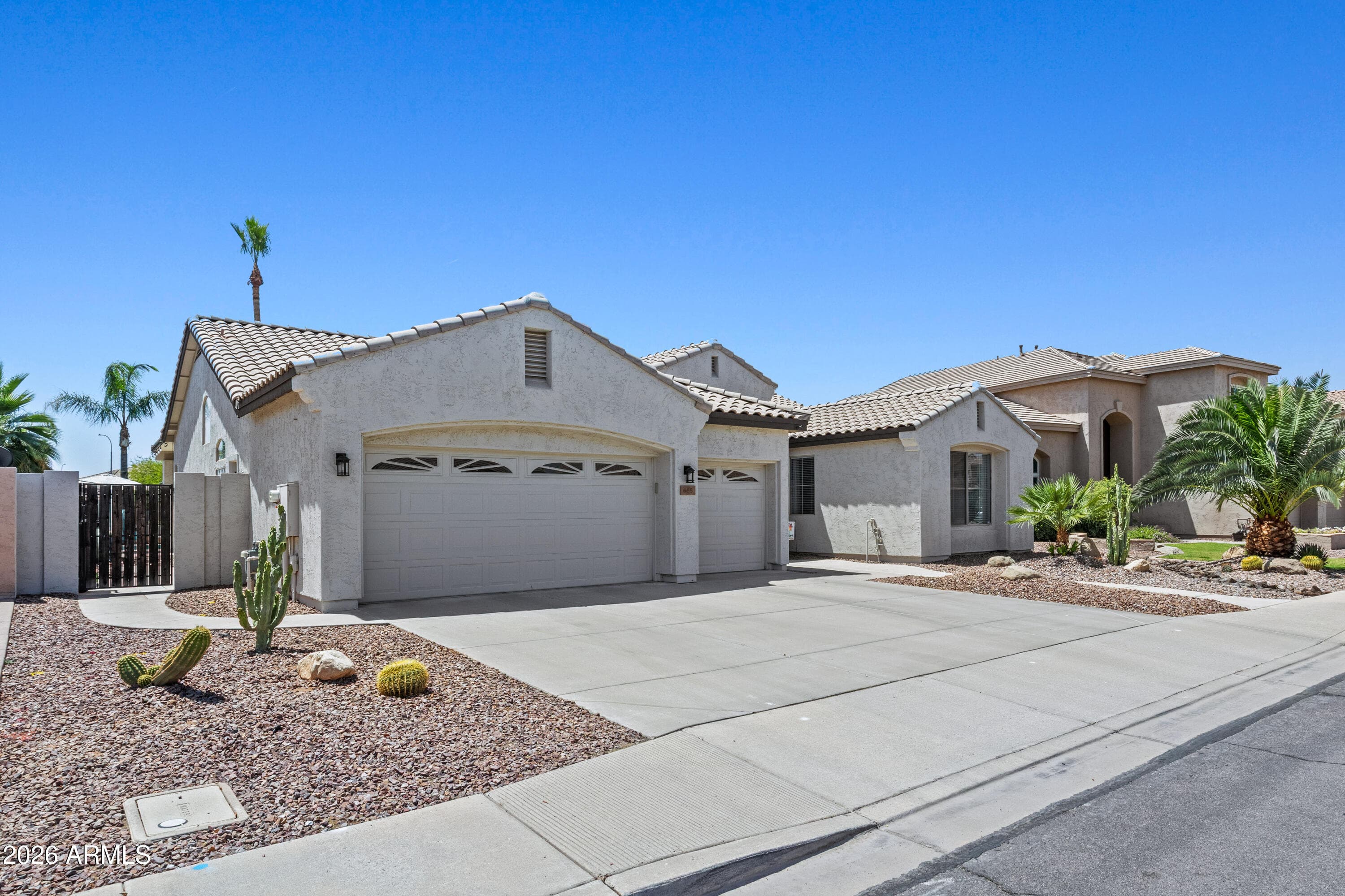 665 W Goldfinch Way — photo 2