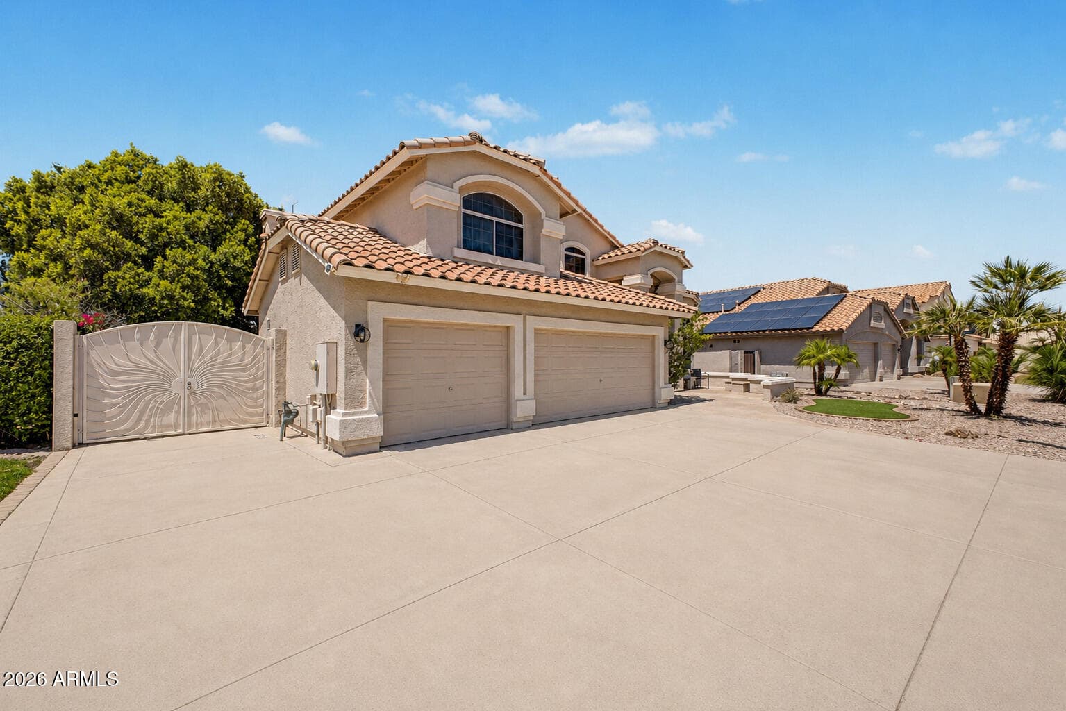 7826 W Kerry Ln — photo 2