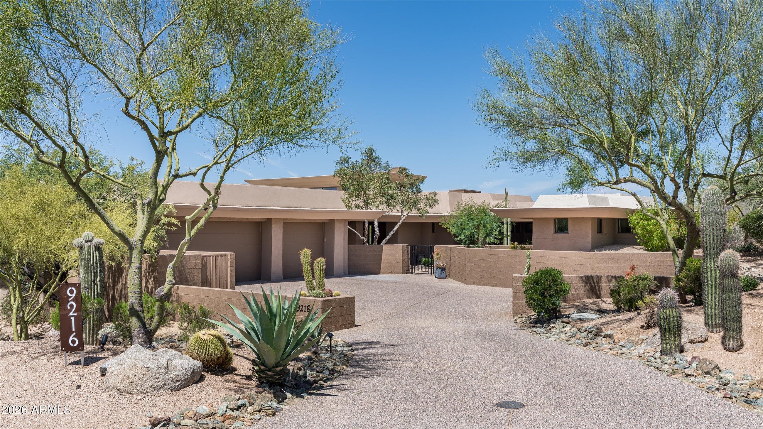 9216 E Sky Line Dr — photo 2