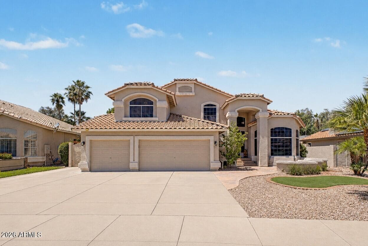 7826 W Kerry Ln — photo 1