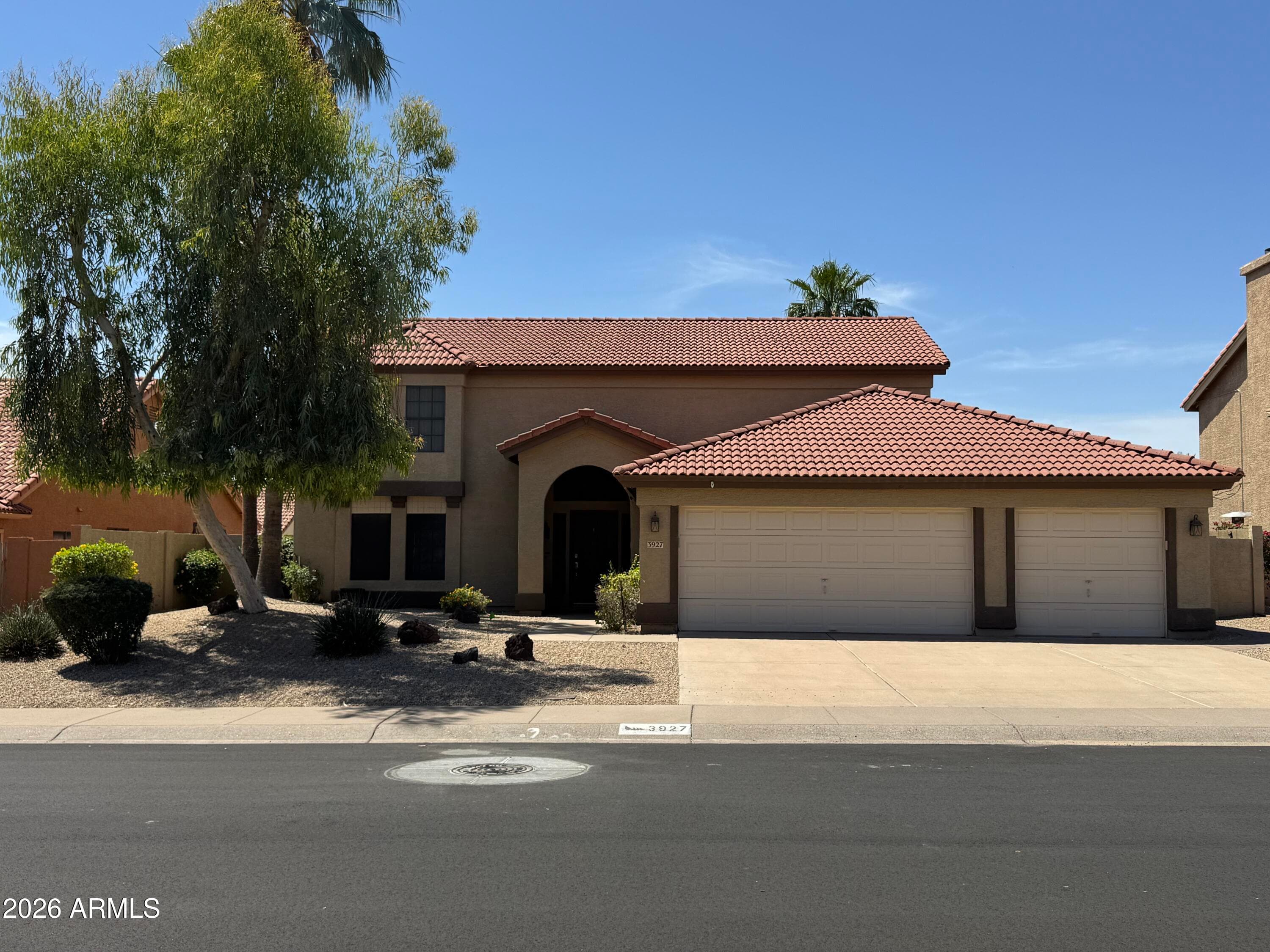 3927 E LAVENDER LN - Photo 1