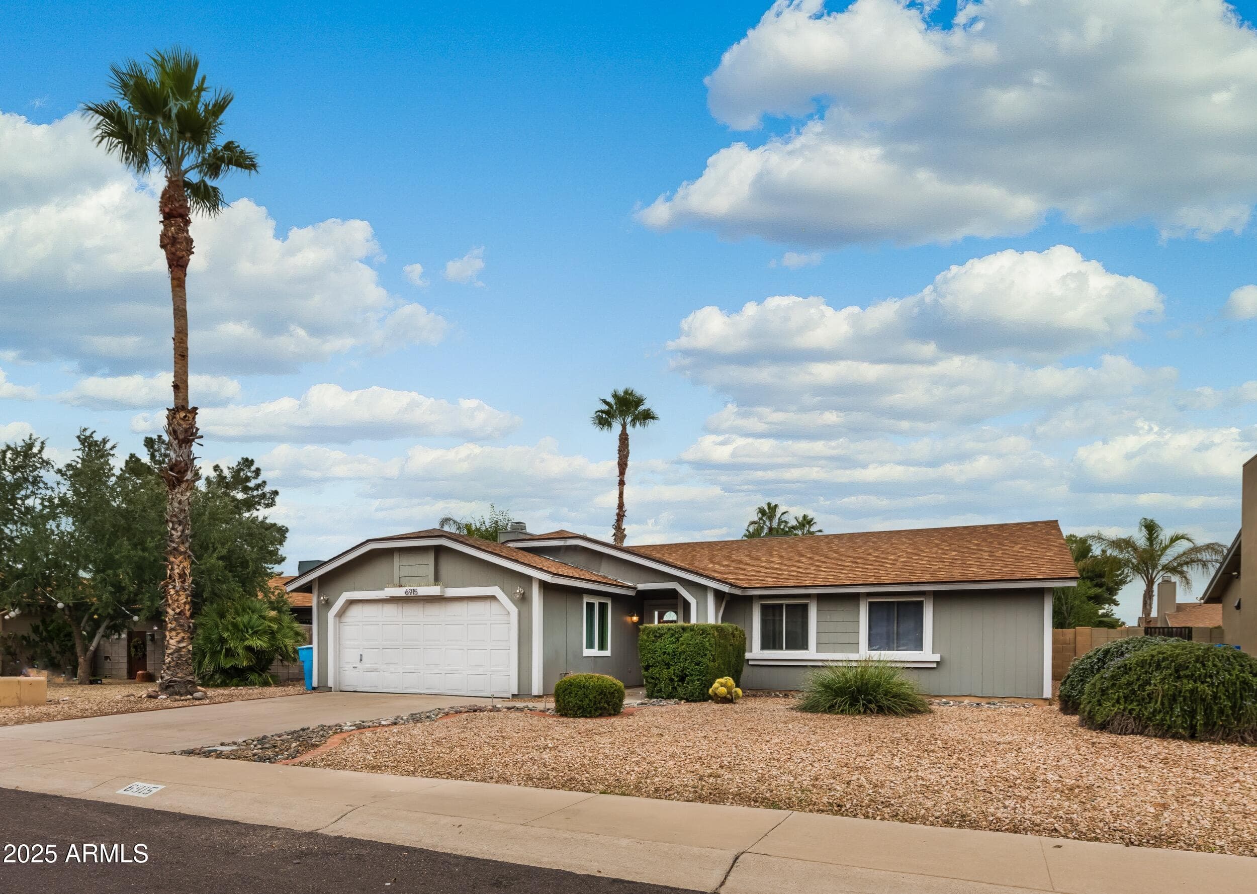 6915 E Sandra Terrace — photo 2