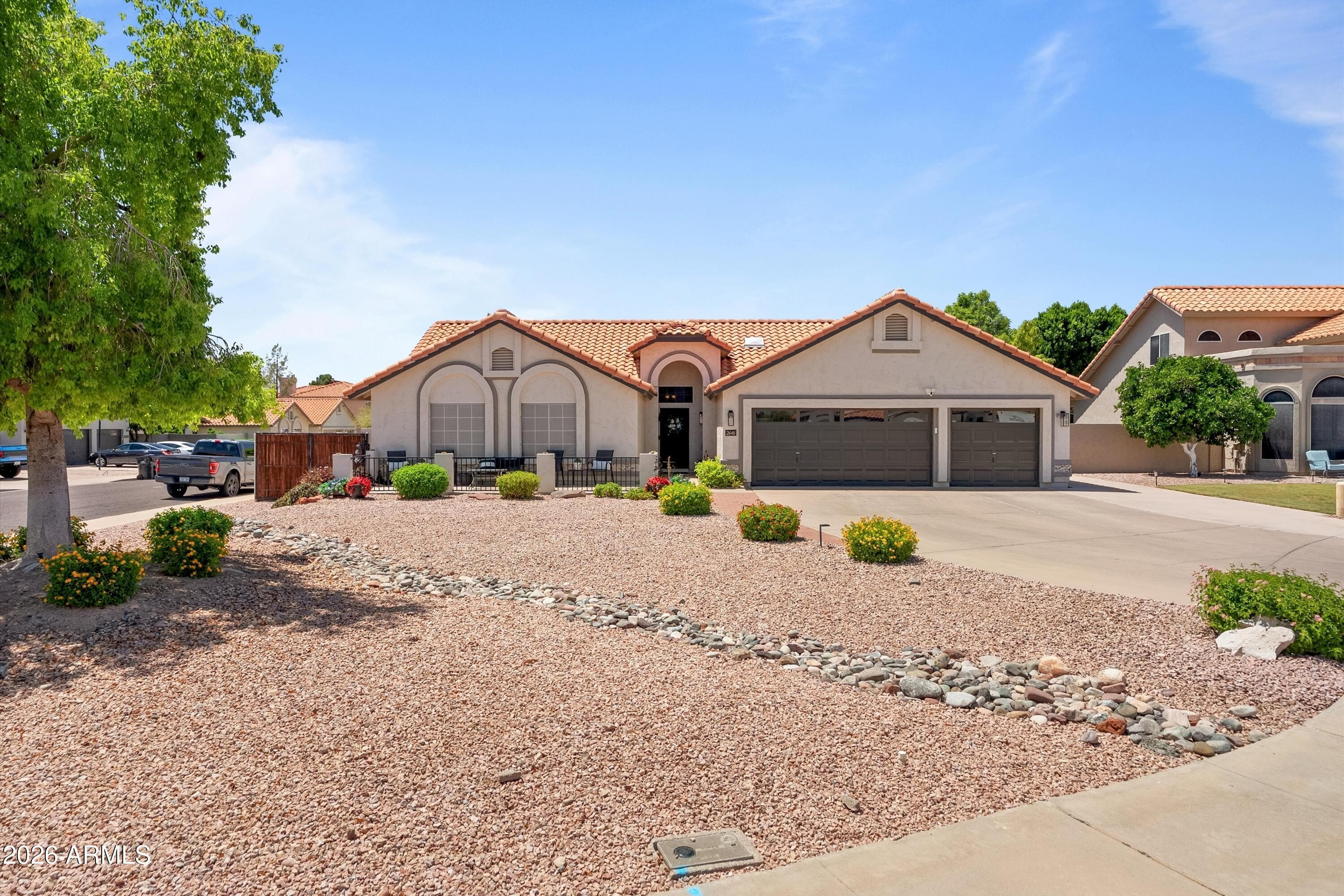 2646 N Fontana Circle — photo 2