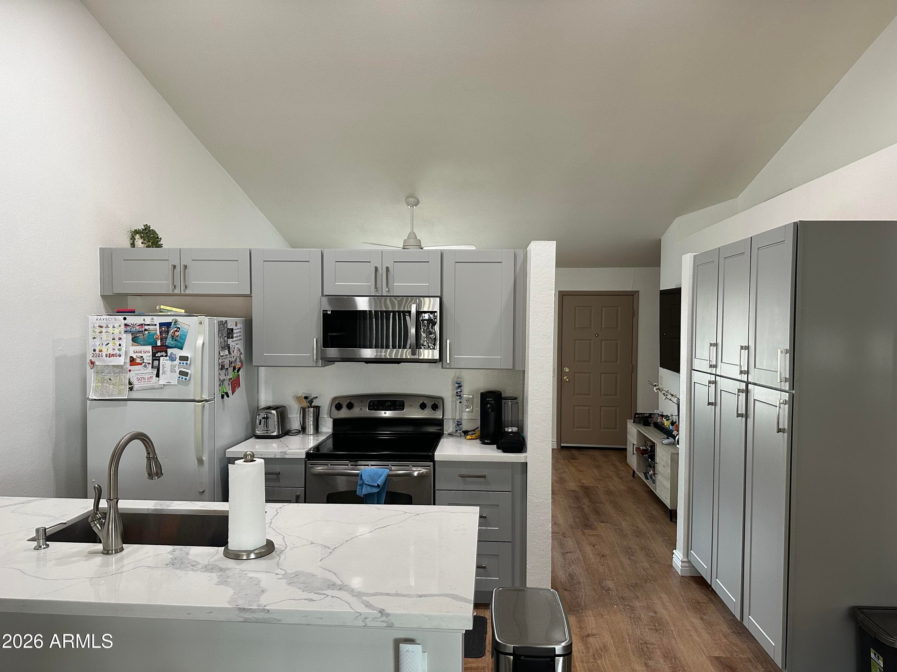 1618 E BEVERLY LN - Photo 3
