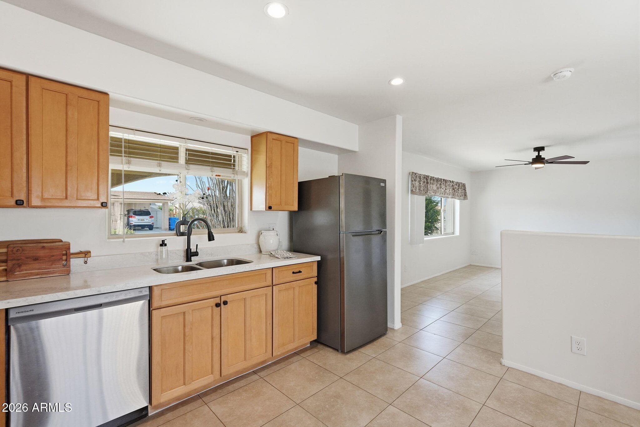 2201 E GRETTA PL - Photo 4