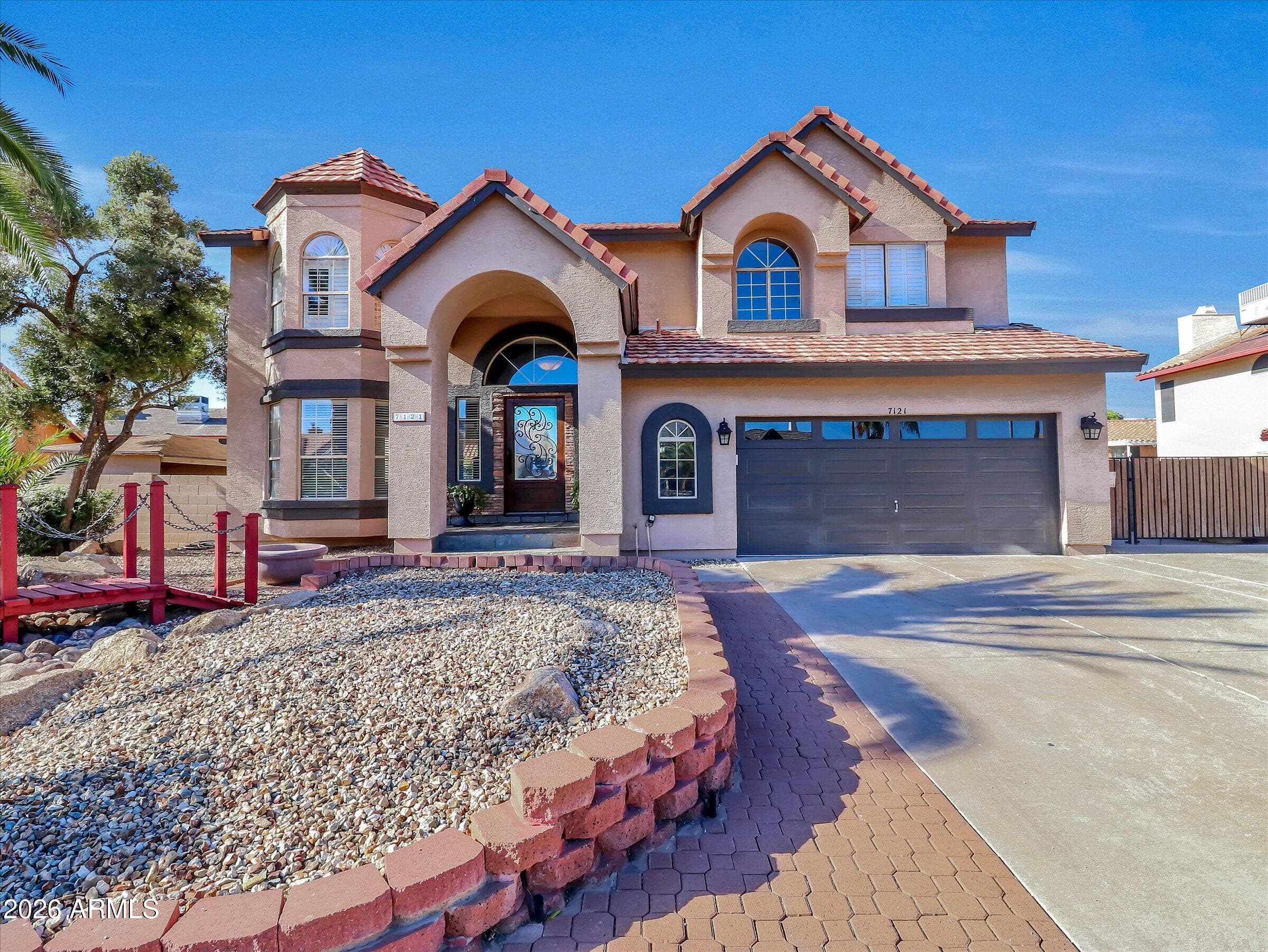 7121 W Windrose Dr — photo 1