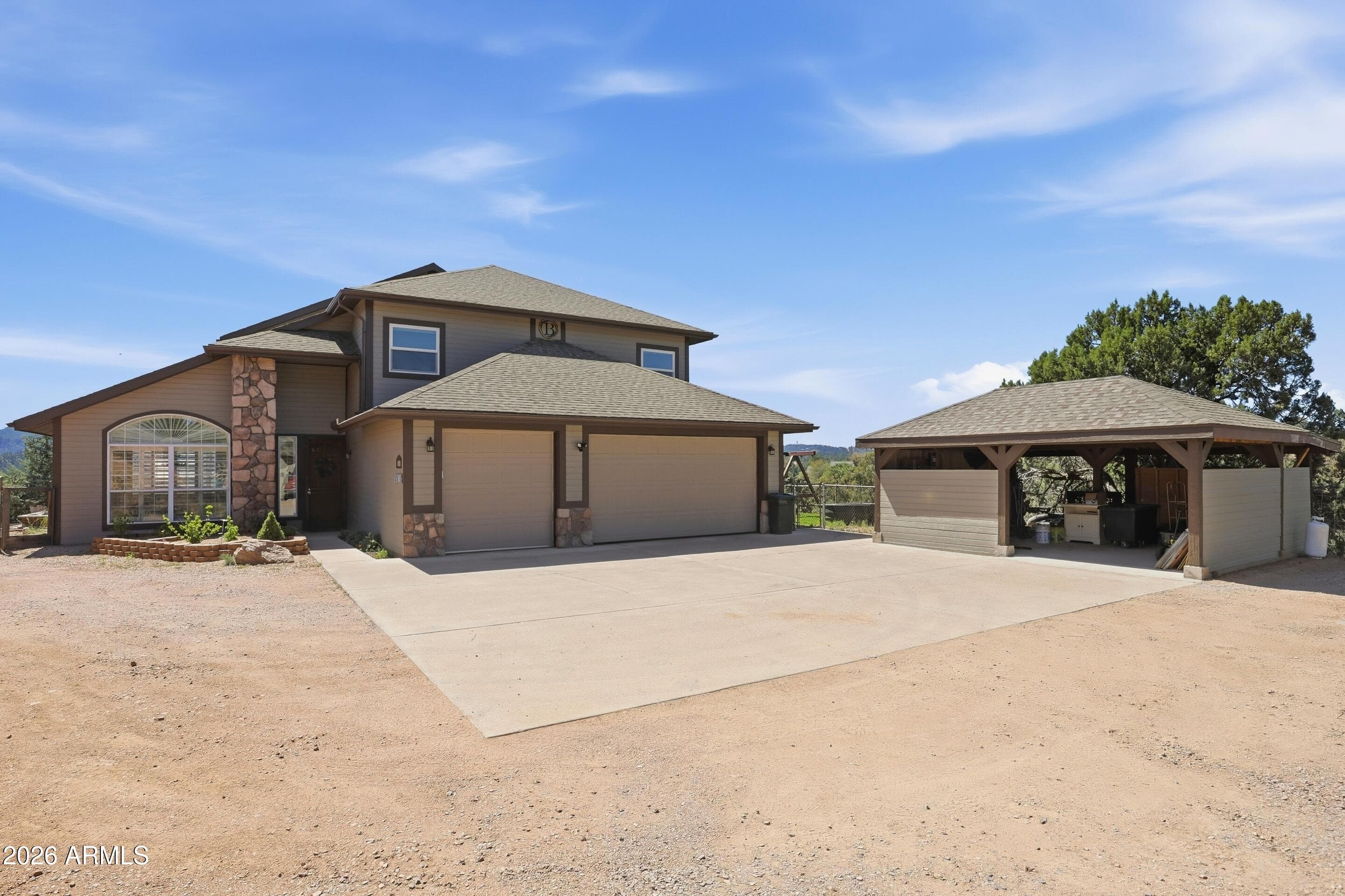 142 E LARIAT DR - Photo 3