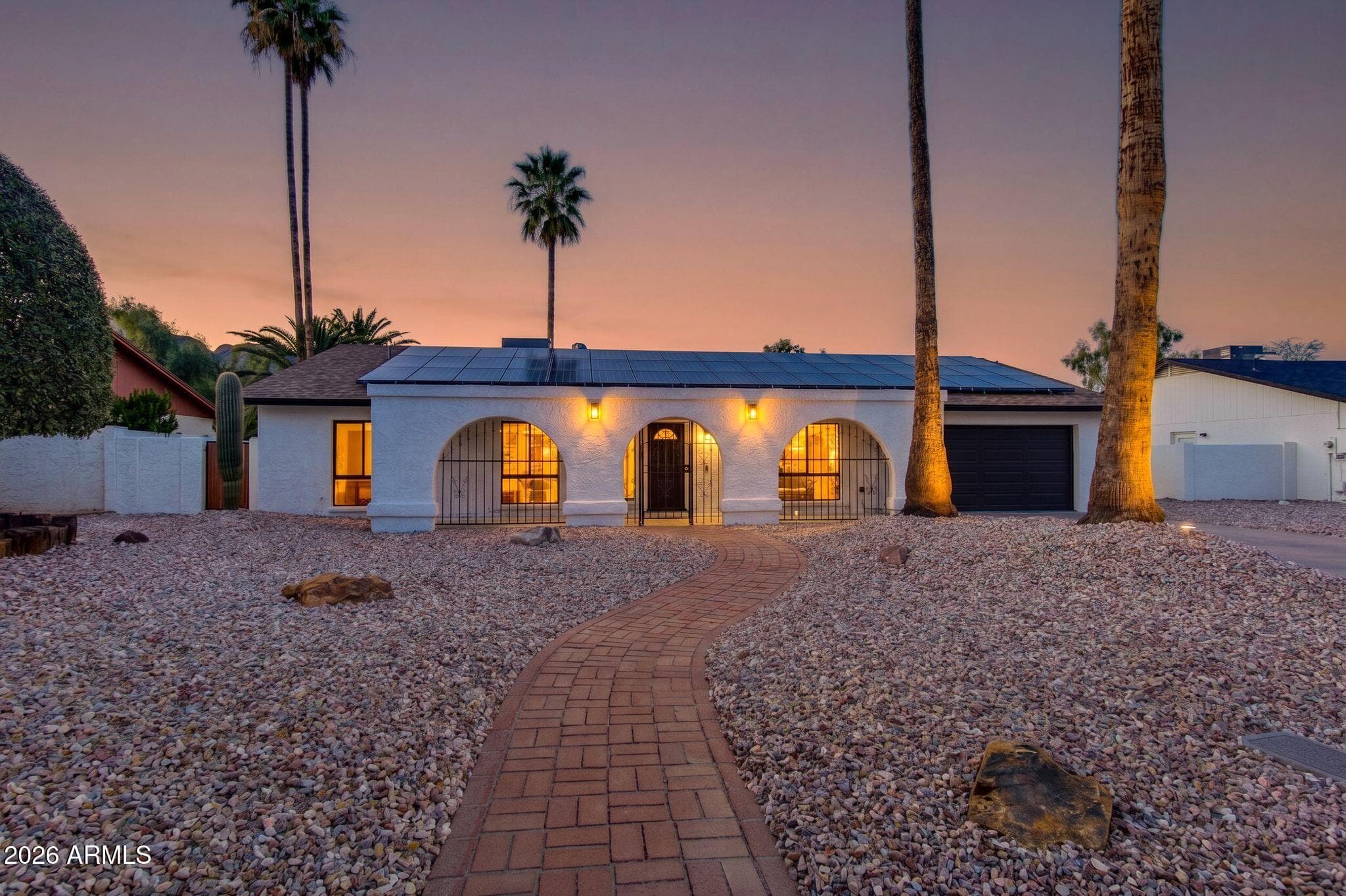 2324 E Cortez St — photo 2