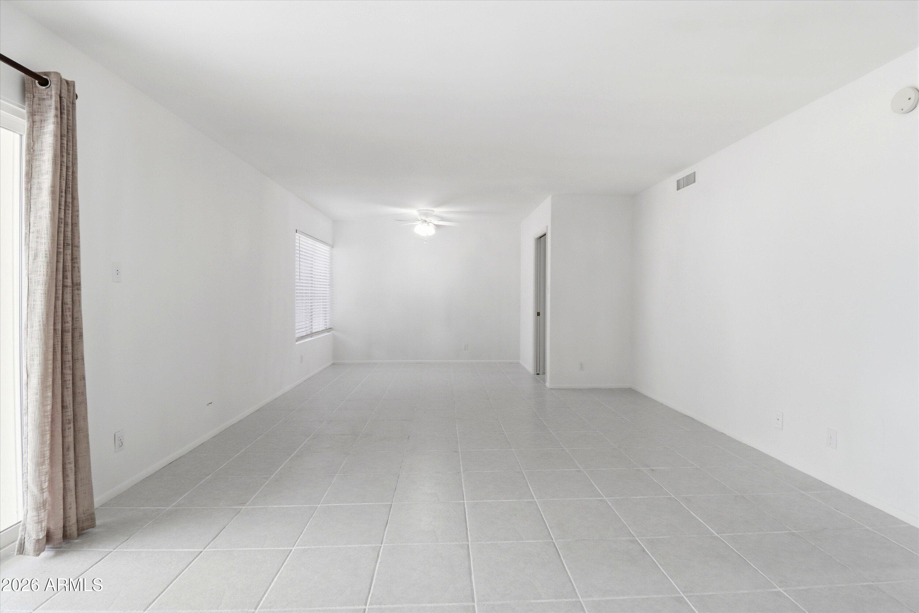 100 W Maryland Ave H1 — photo 2