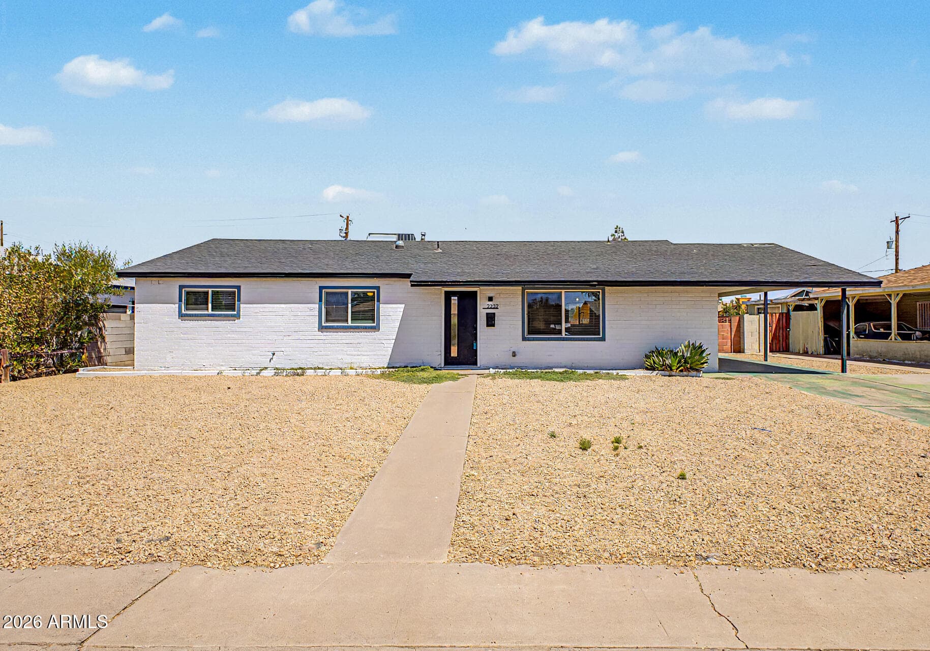 2232 W San Miguel Ave — photo 2