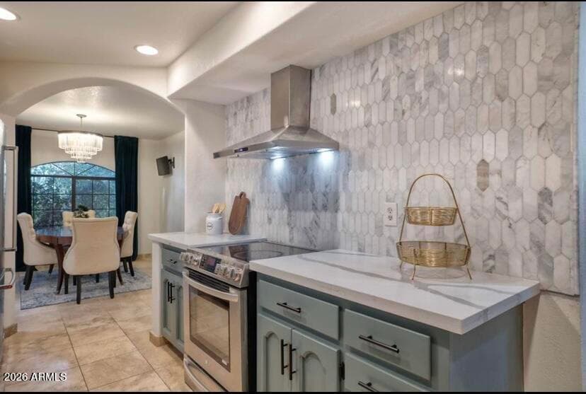 908 W Flynn Ln — photo 2