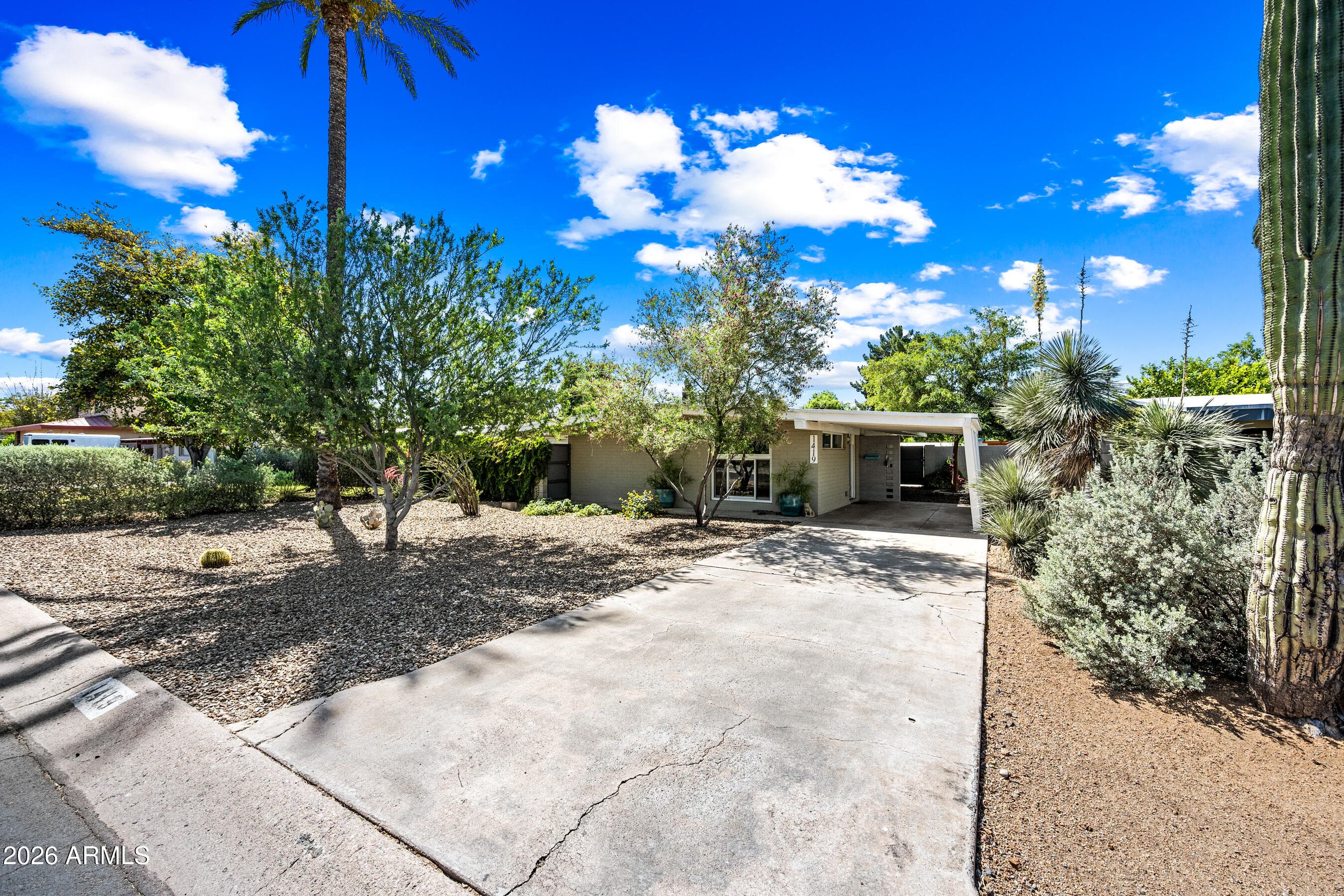 1419 E RANCHO DR - Photo 3