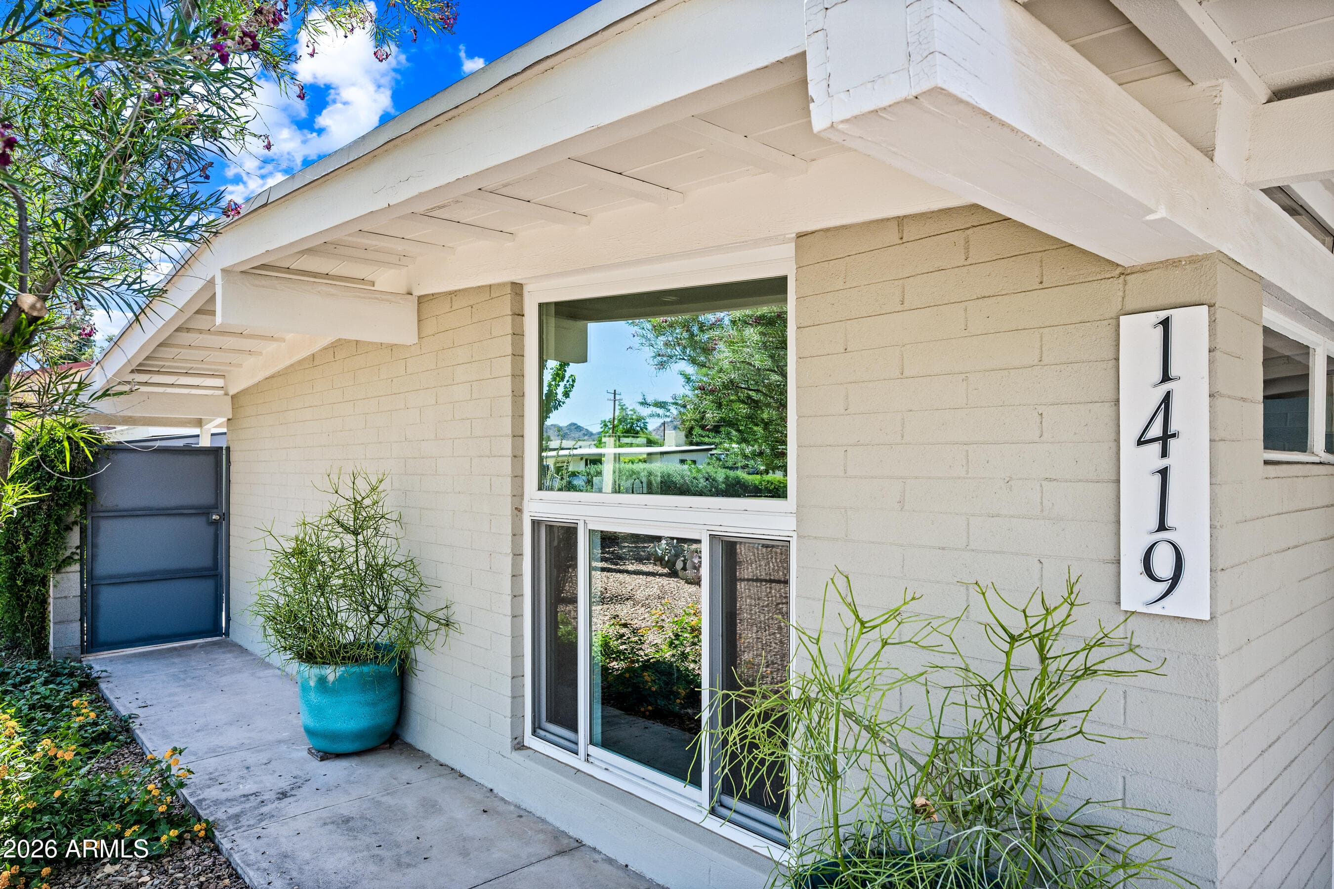 1419 E RANCHO DR - Photo 2