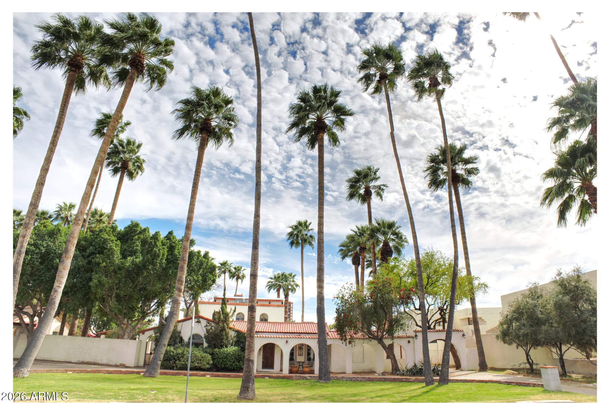 15 W Pasadena Ave — photo 1