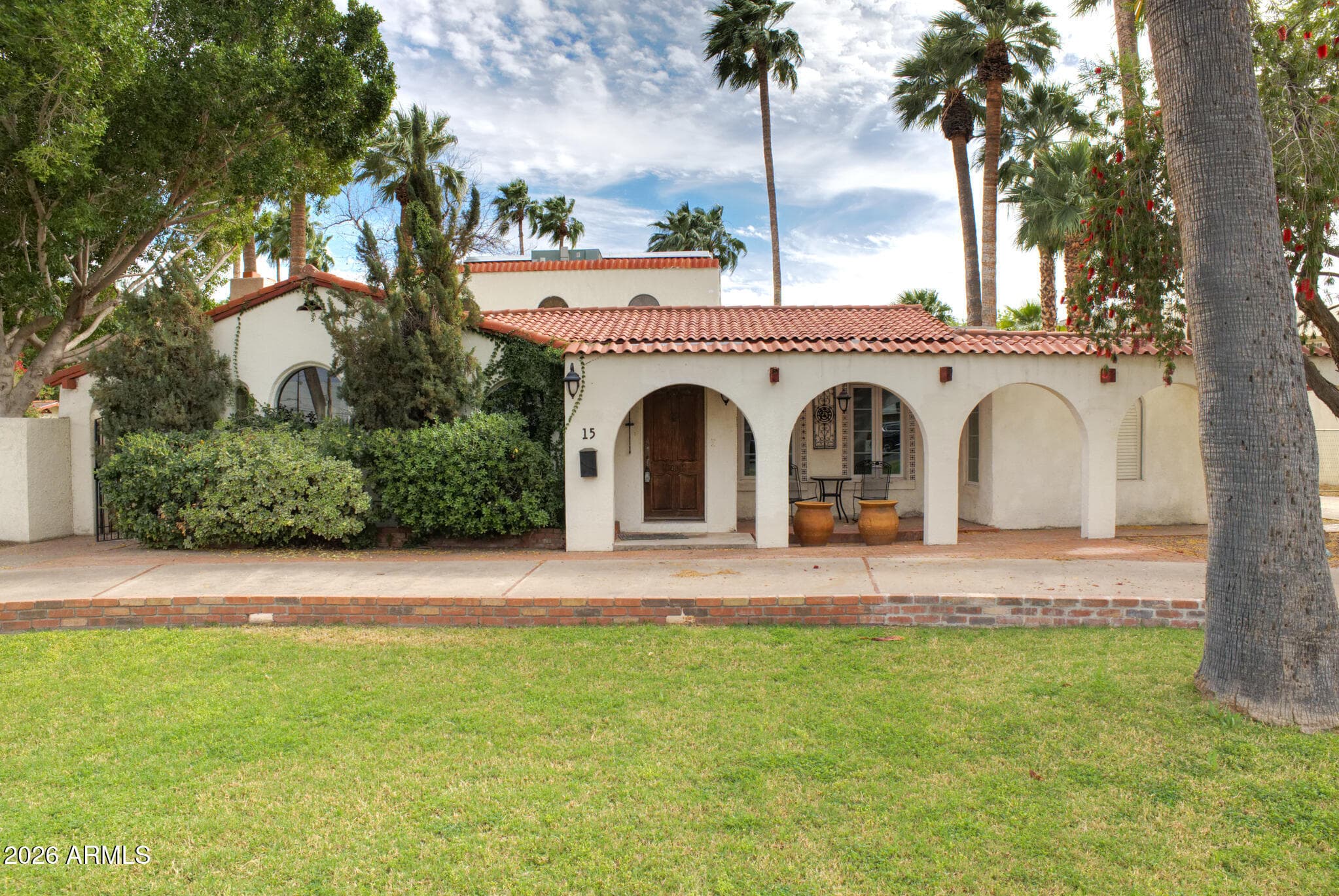 15 W Pasadena Ave — photo 2