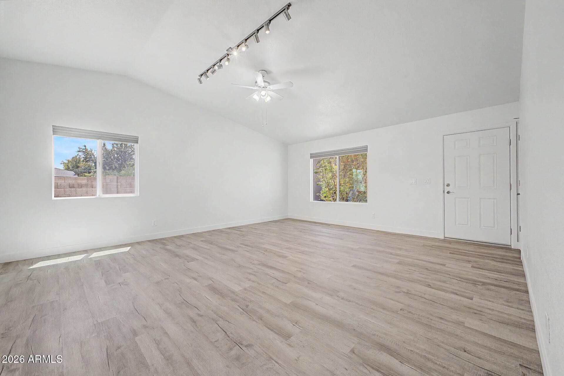 8709 W VERNON AVE - Photo 5