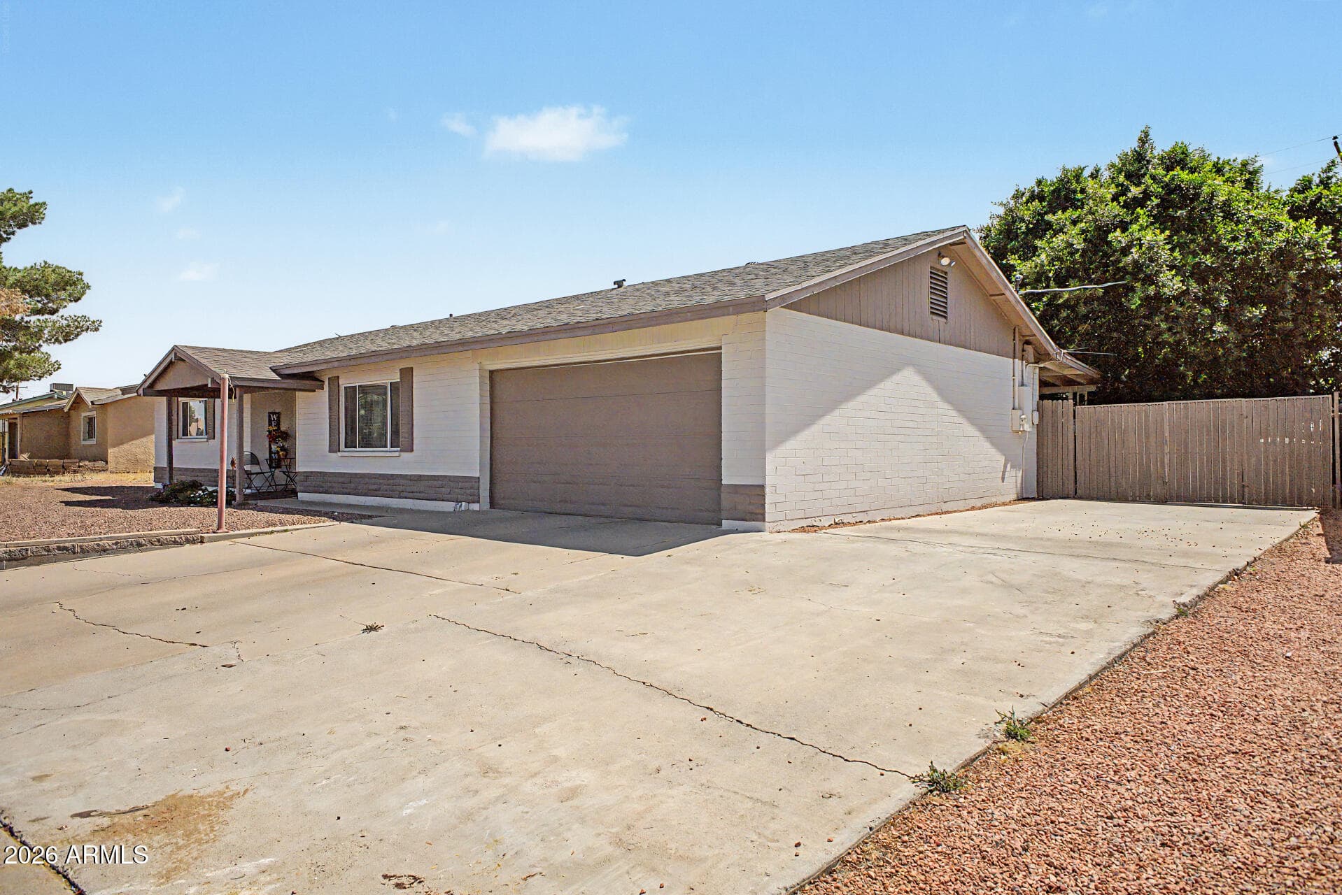6409 W Oregon Ave — photo 2